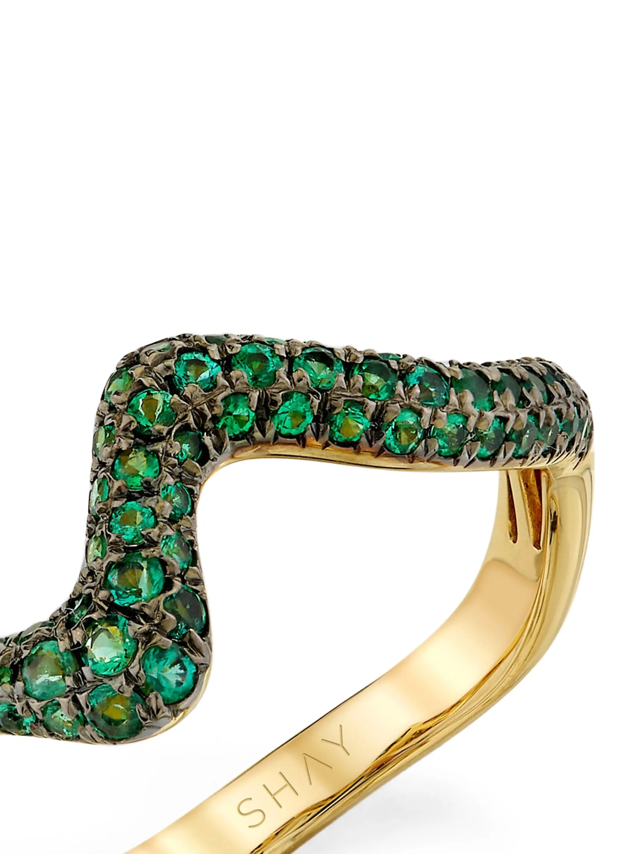 Wave emerald ring