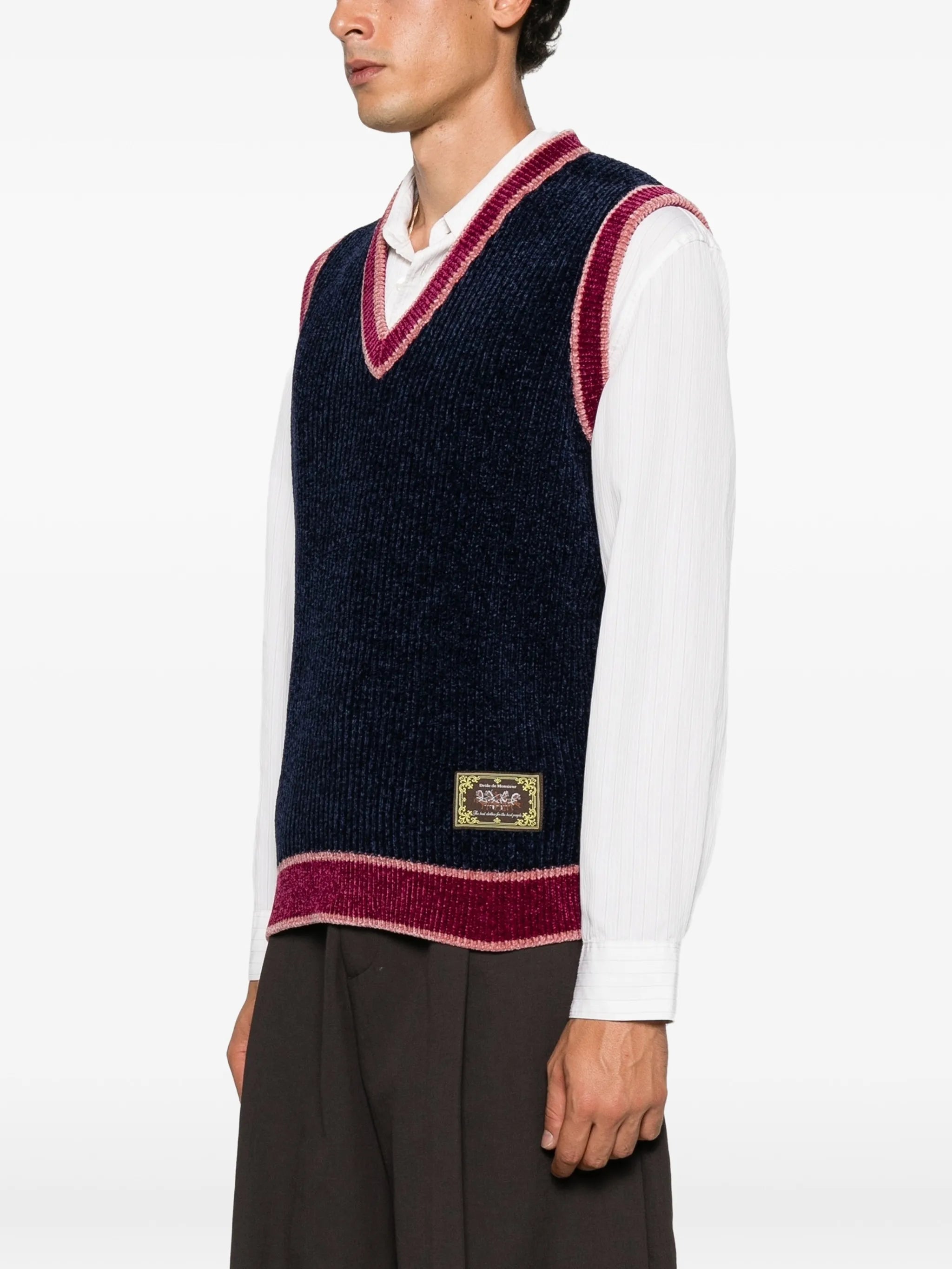 horse-patch V-neck vest