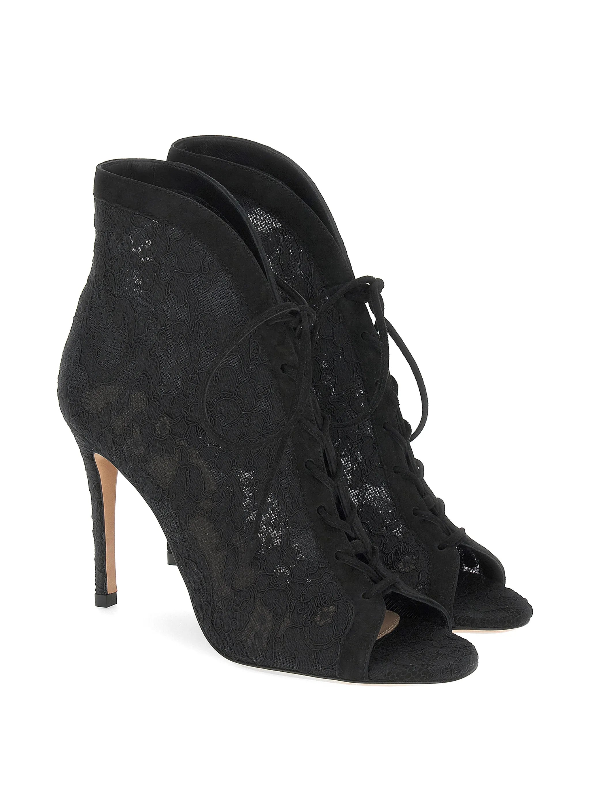 lace-up lace ankle boots