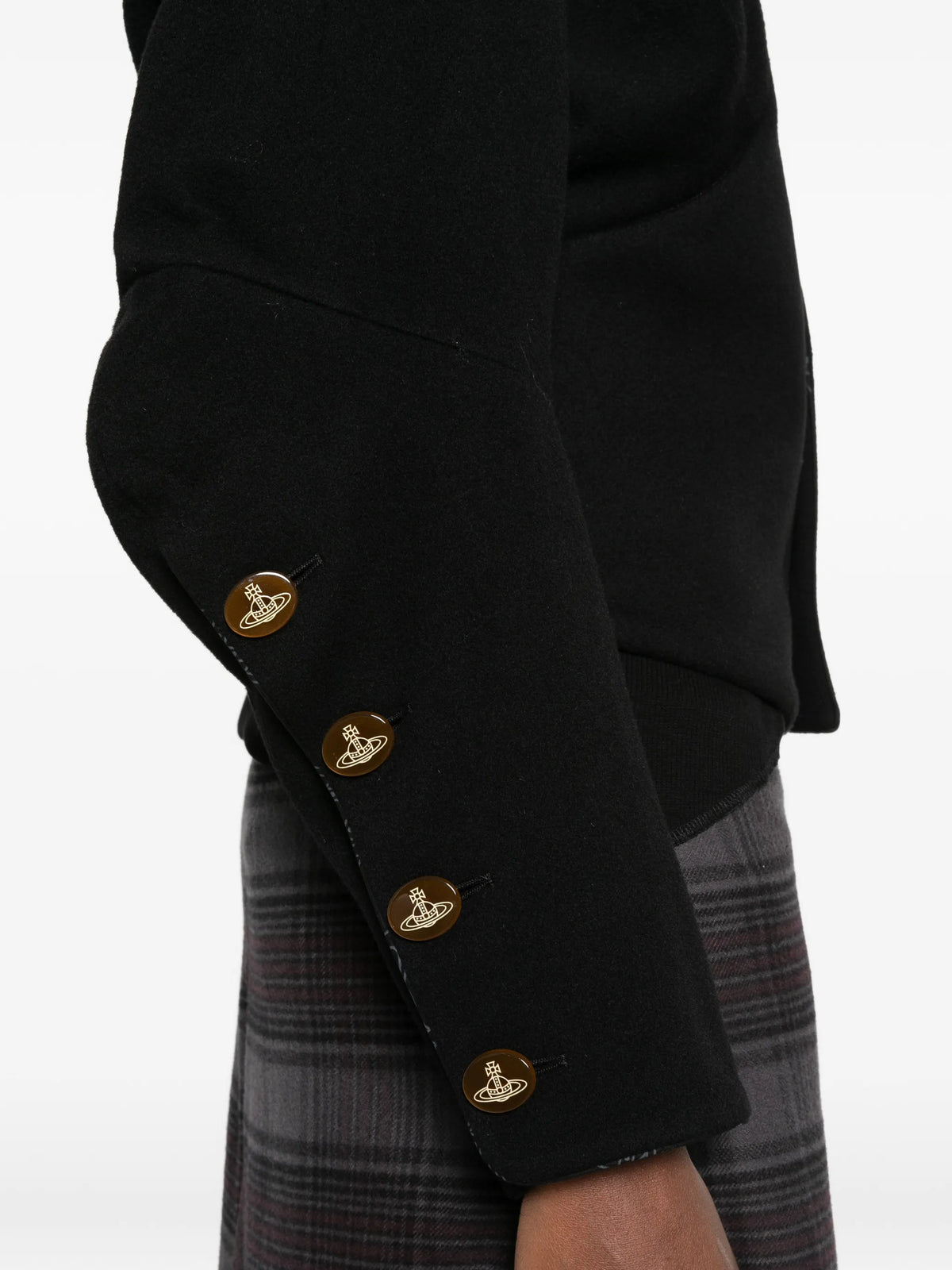 Pourpoint button-fastening fitted jacket