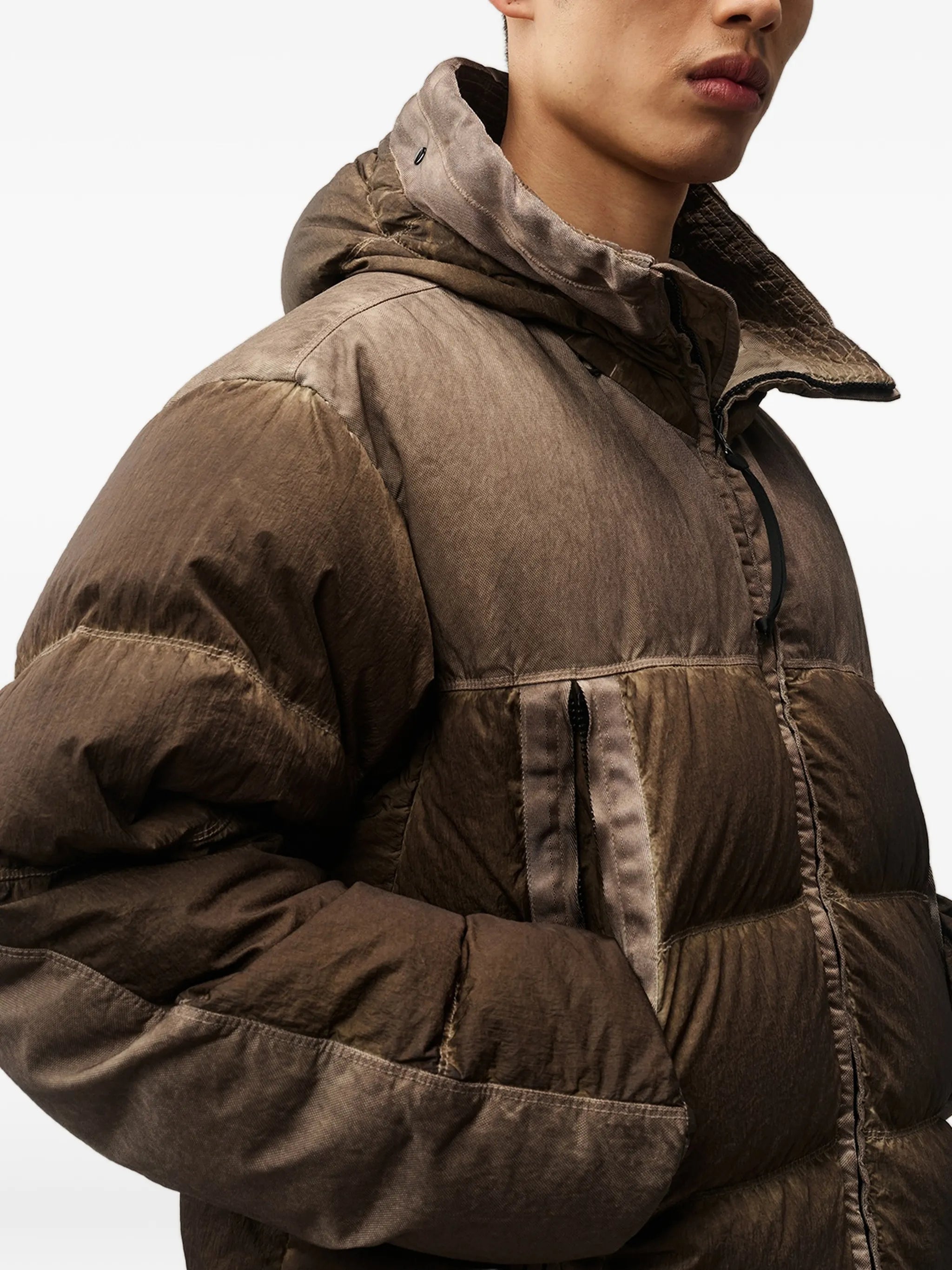 Goggle-detail quilted jacket
