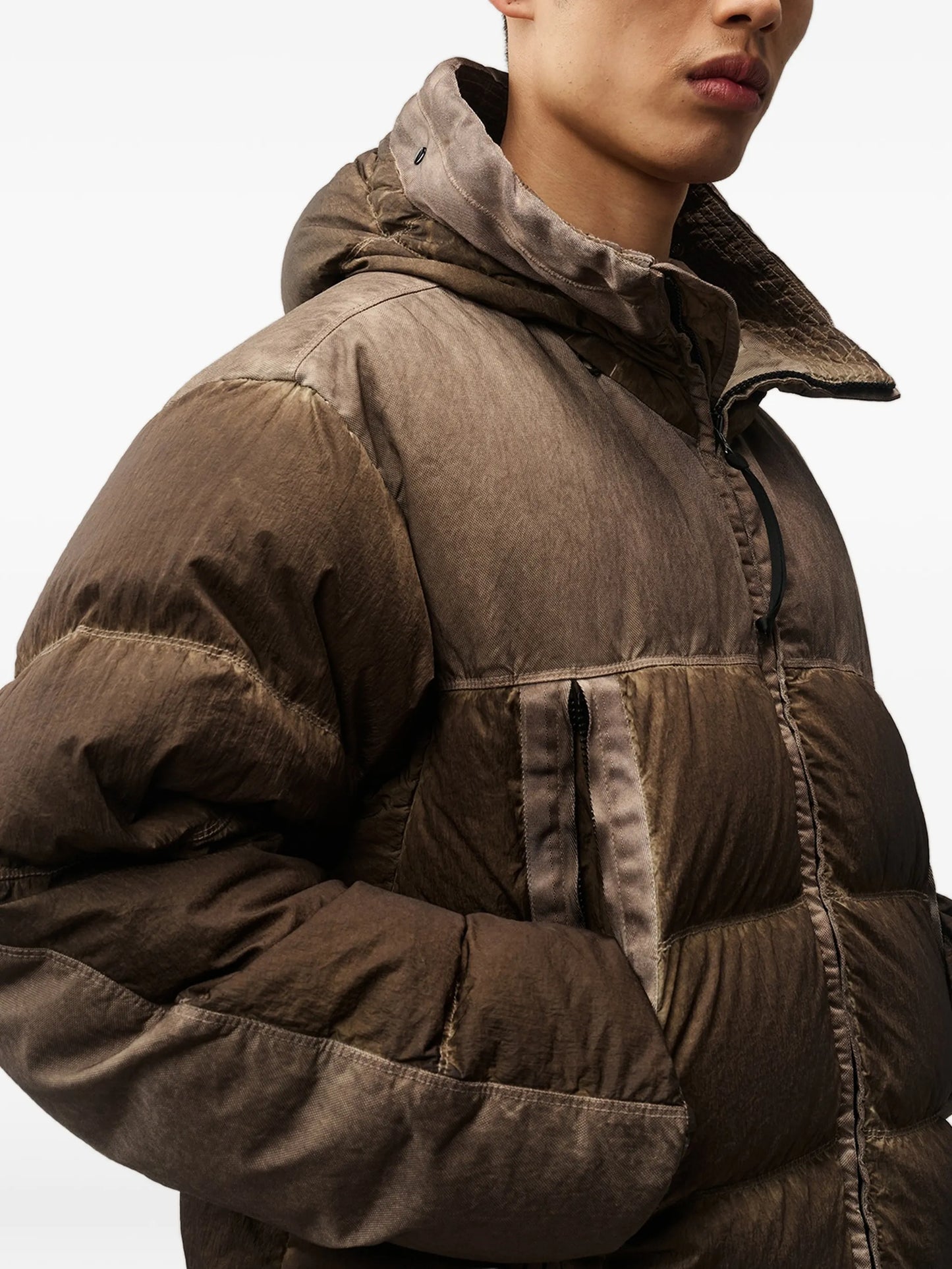 Goggle-detail quilted jacket