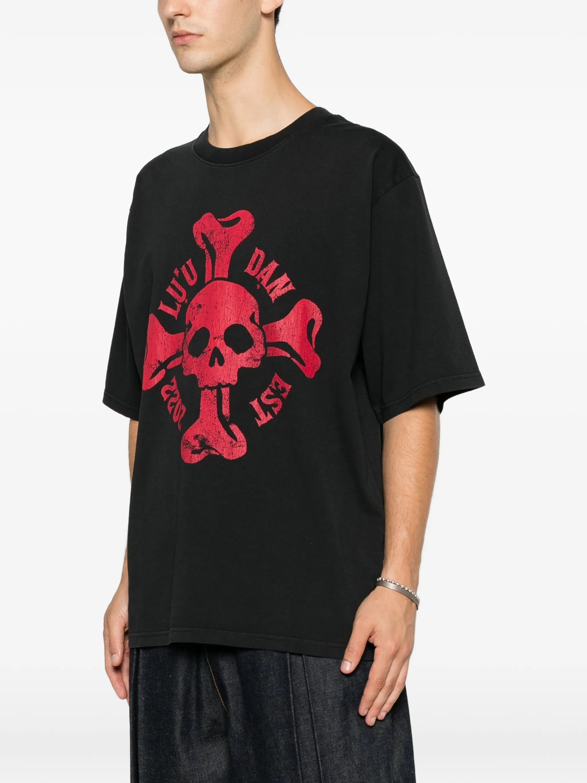 skull-print T-shirt