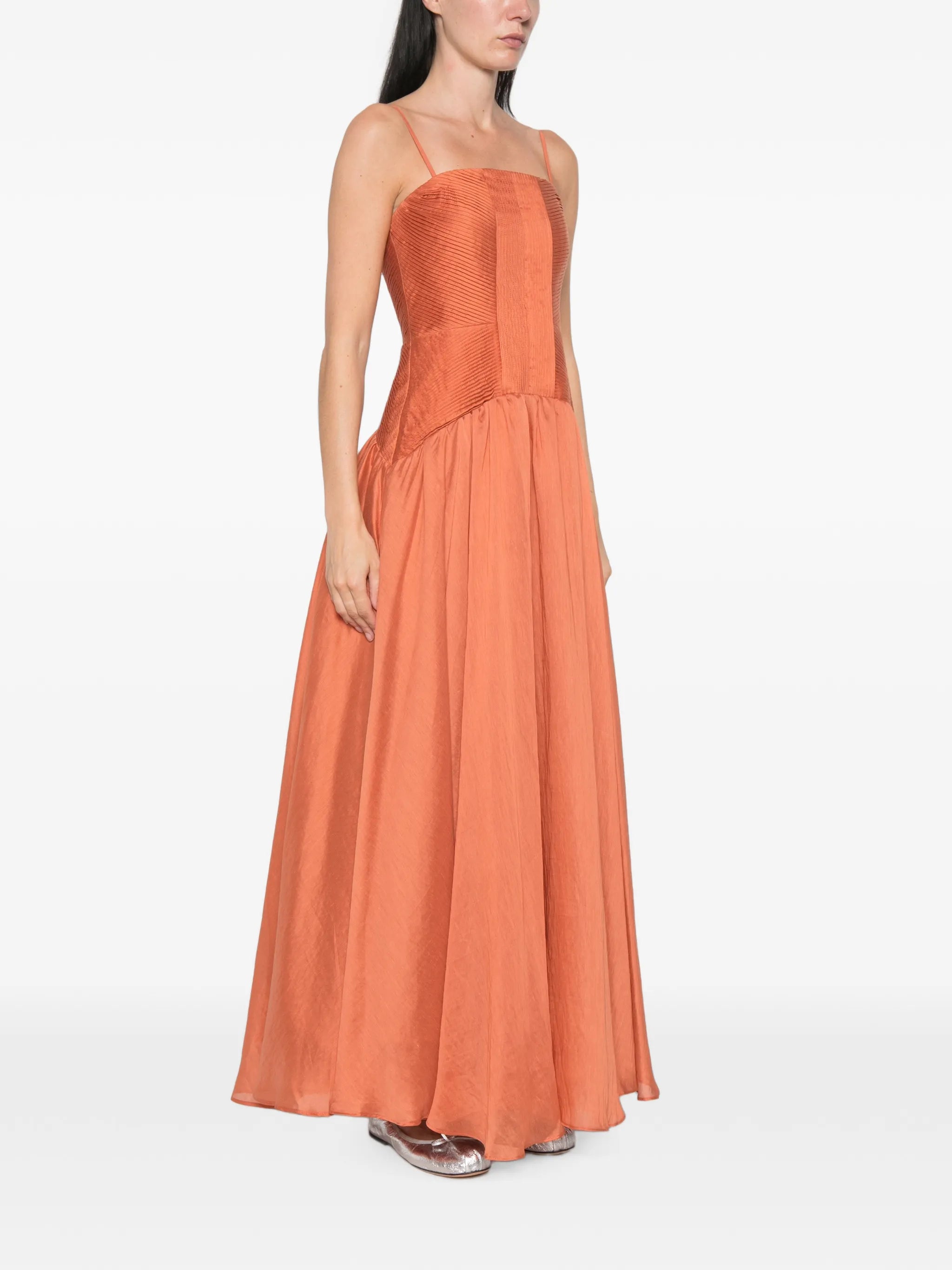 Contour gown