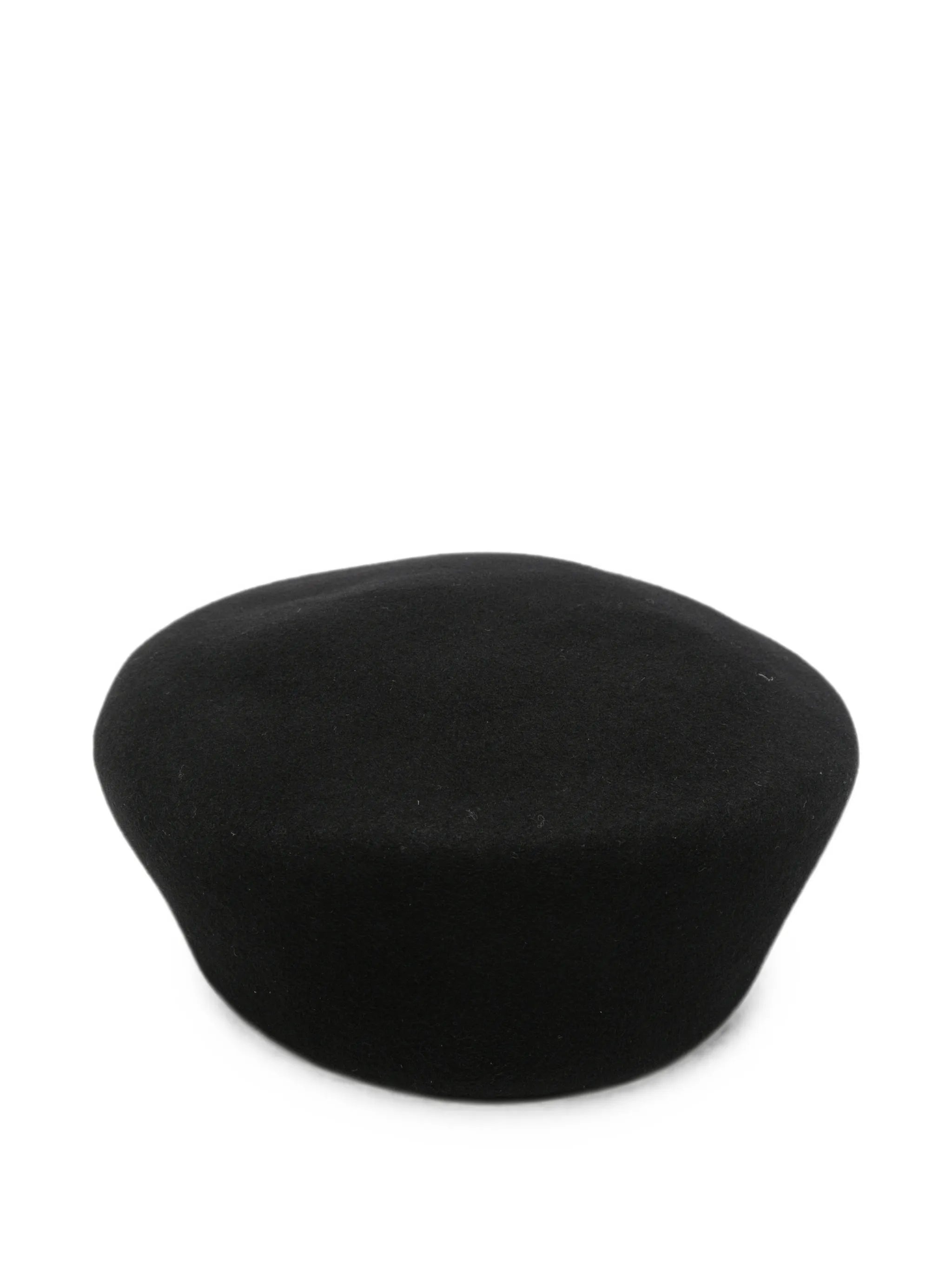 logo-embroidered beret