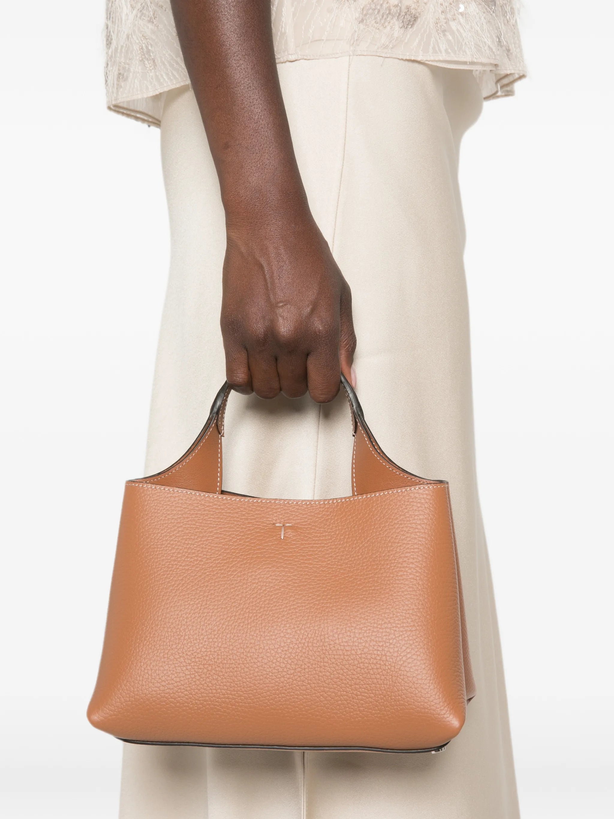 T-logo grained leather tote bag