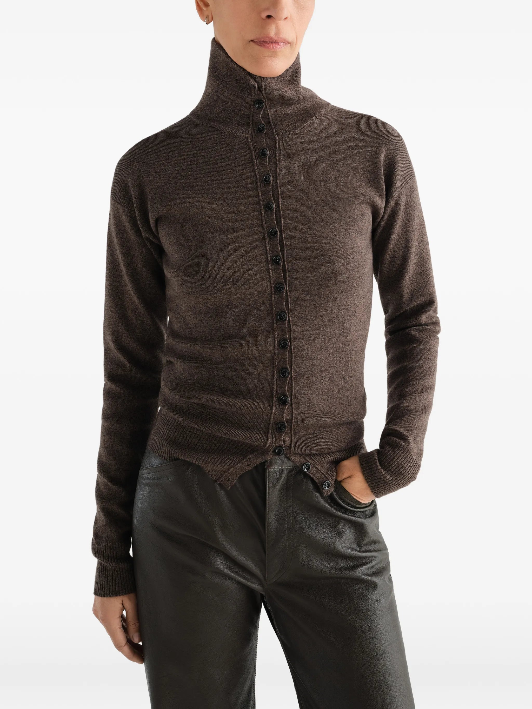 buttoned top in fine wool