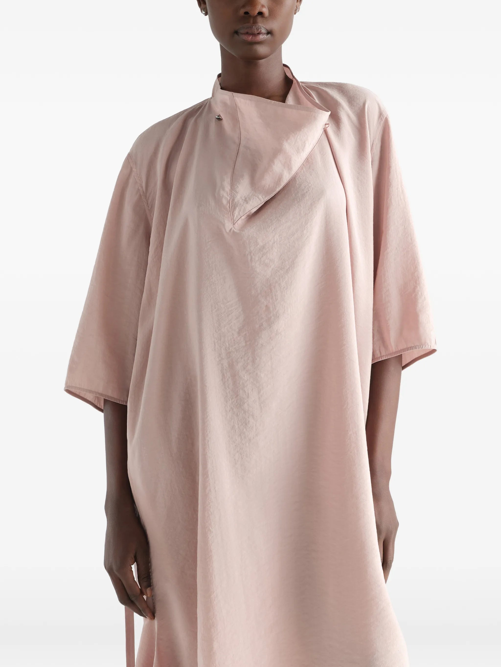 soft-collar dress in dry silk
