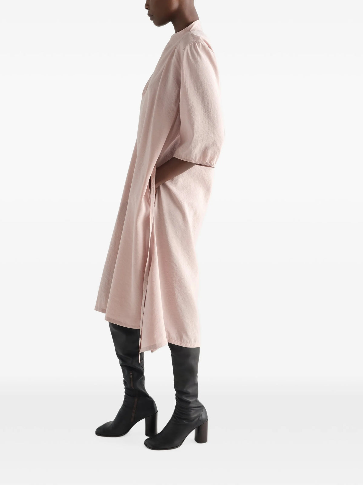 soft-collar dress in dry silk
