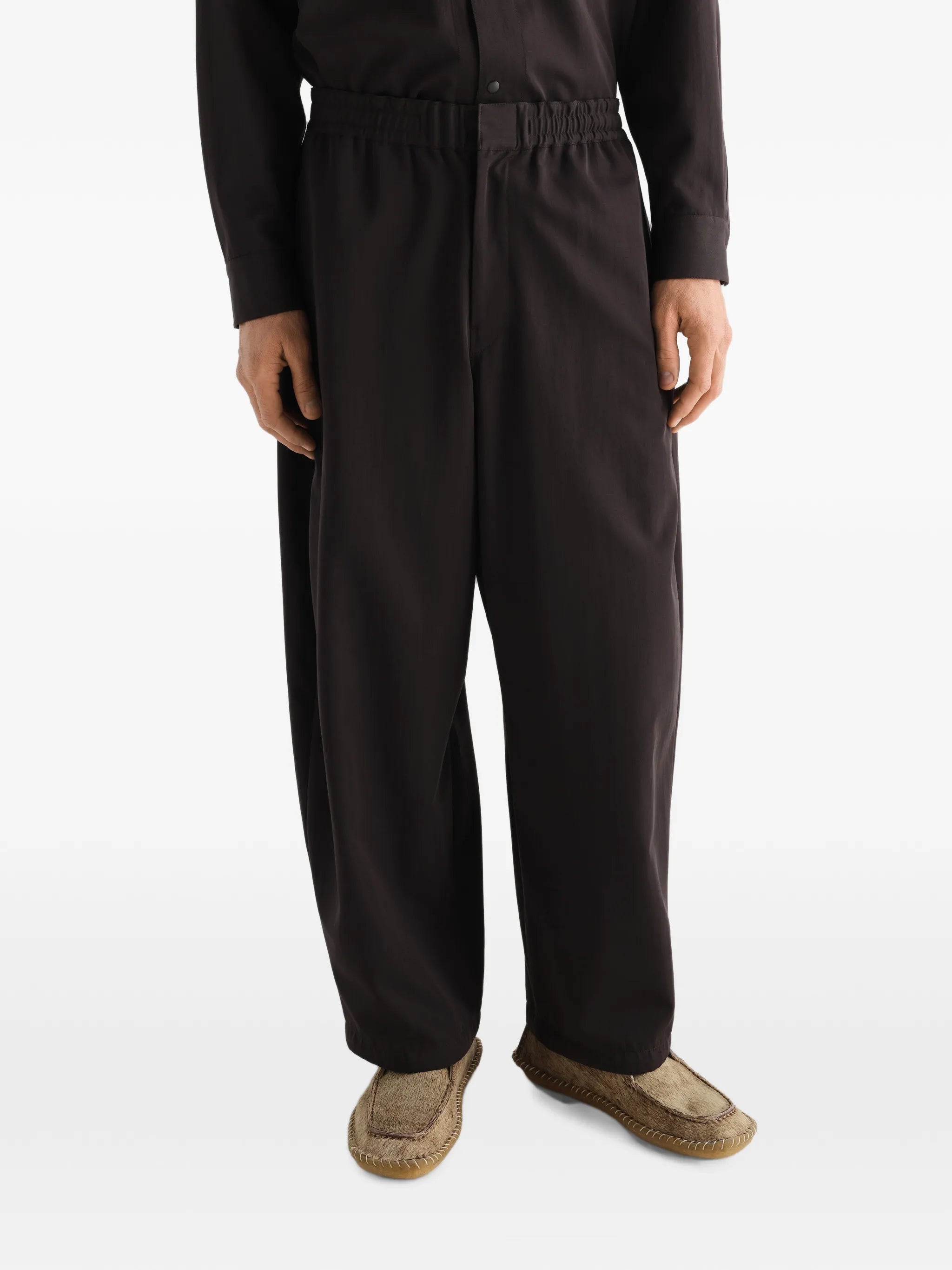 jogger pants in wool gabardine