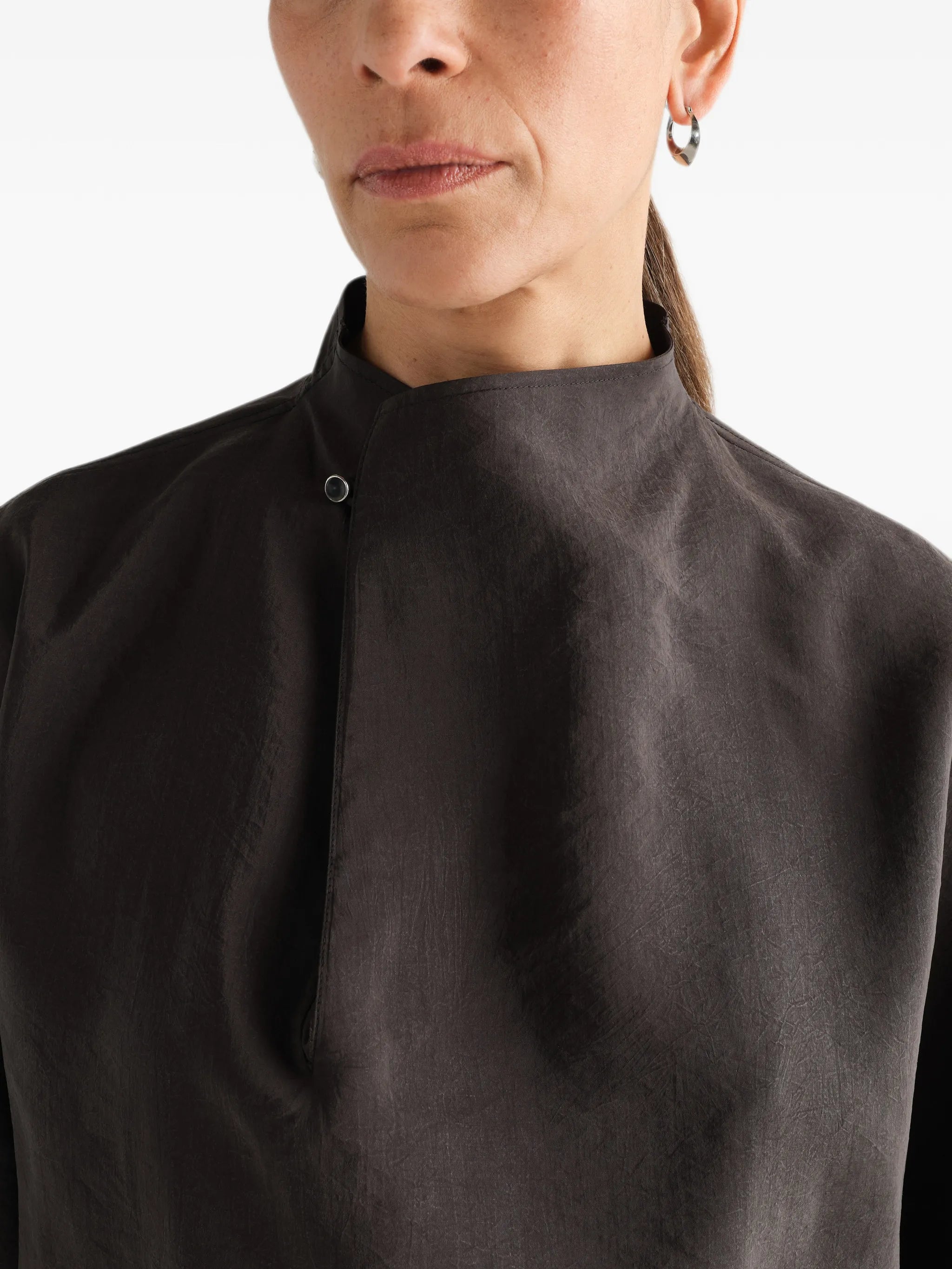 soft collar top in dry silk