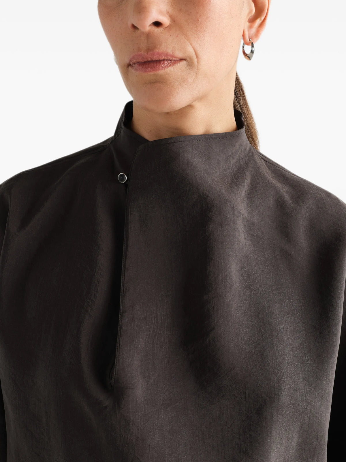 soft collar top in dry silk