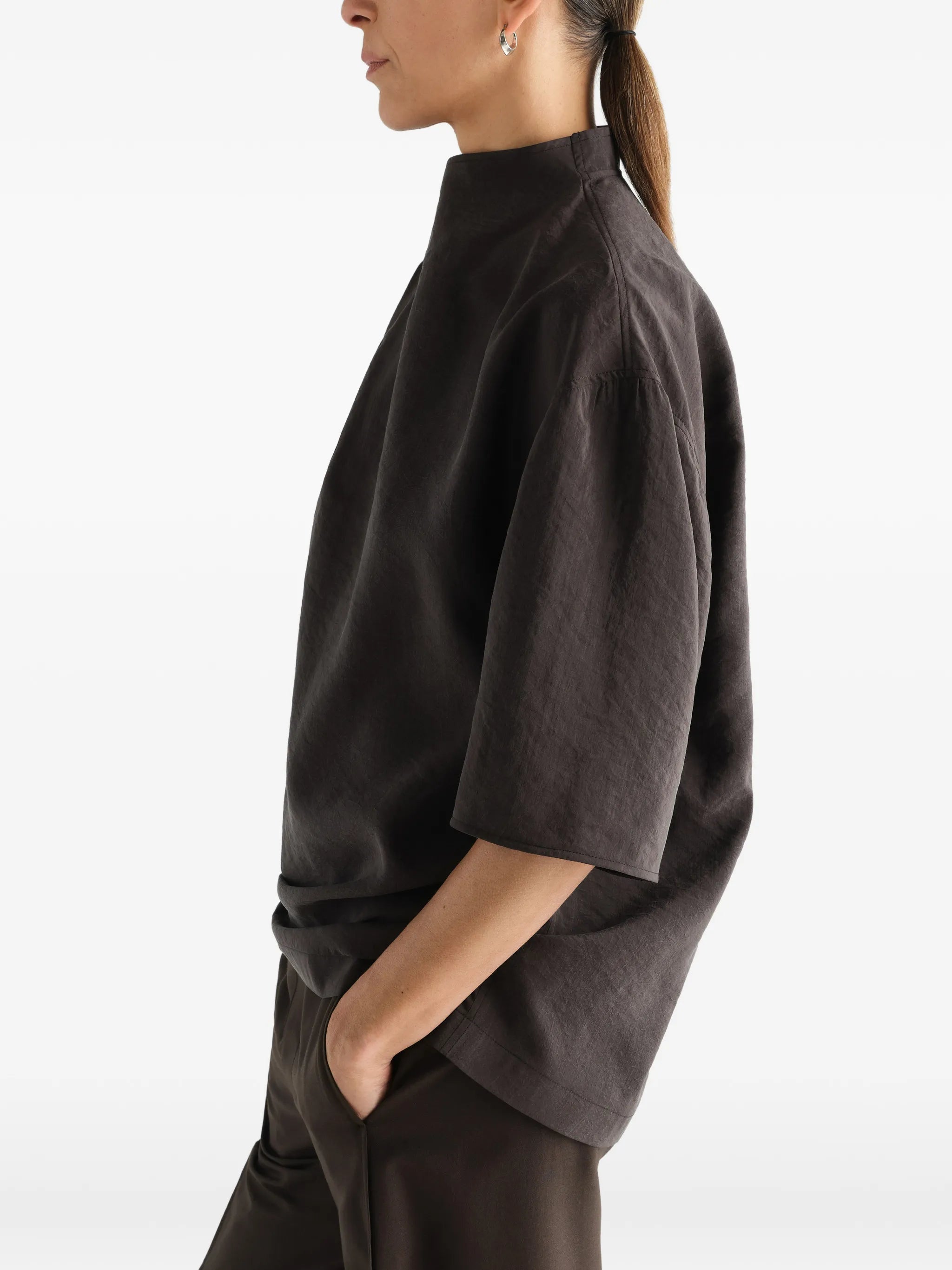 soft collar top in dry silk