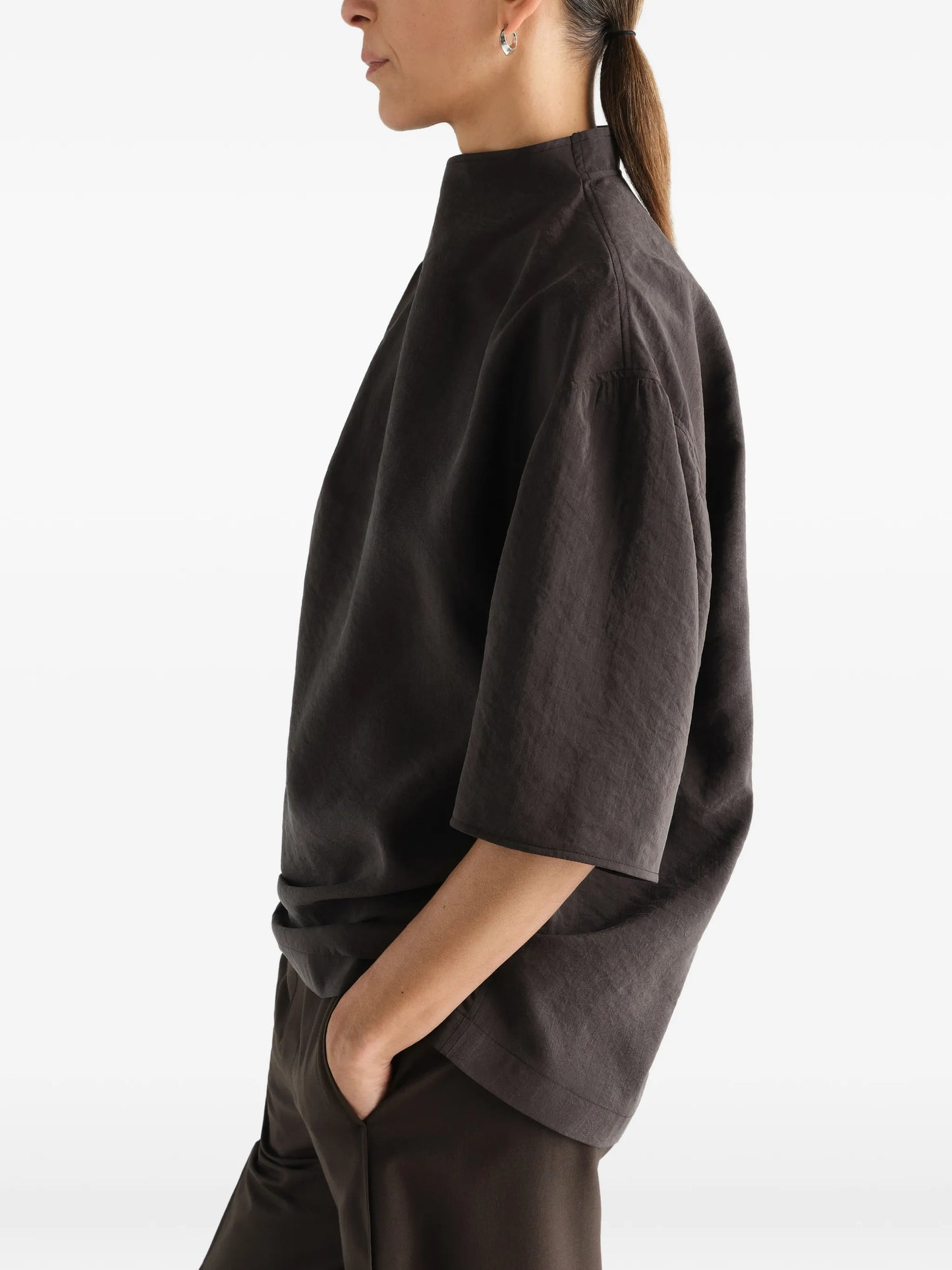 soft collar top in dry silk