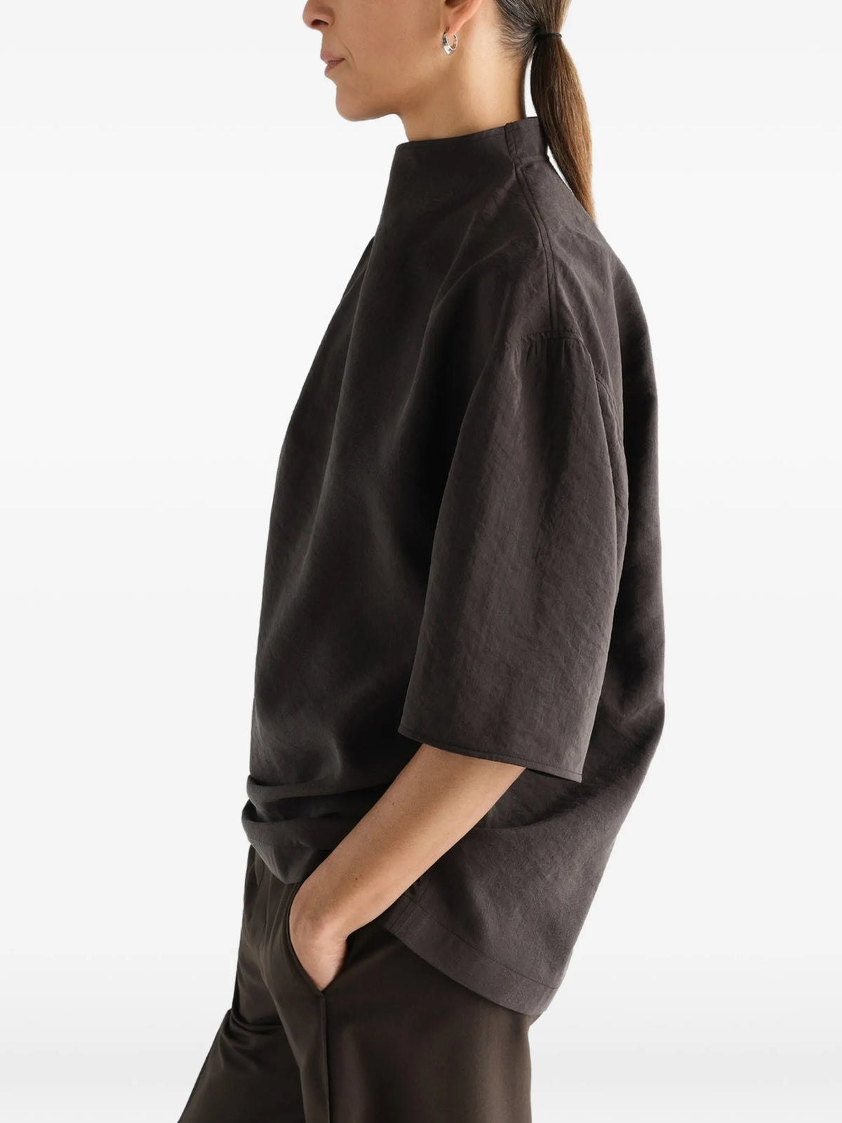 soft collar top in dry silk