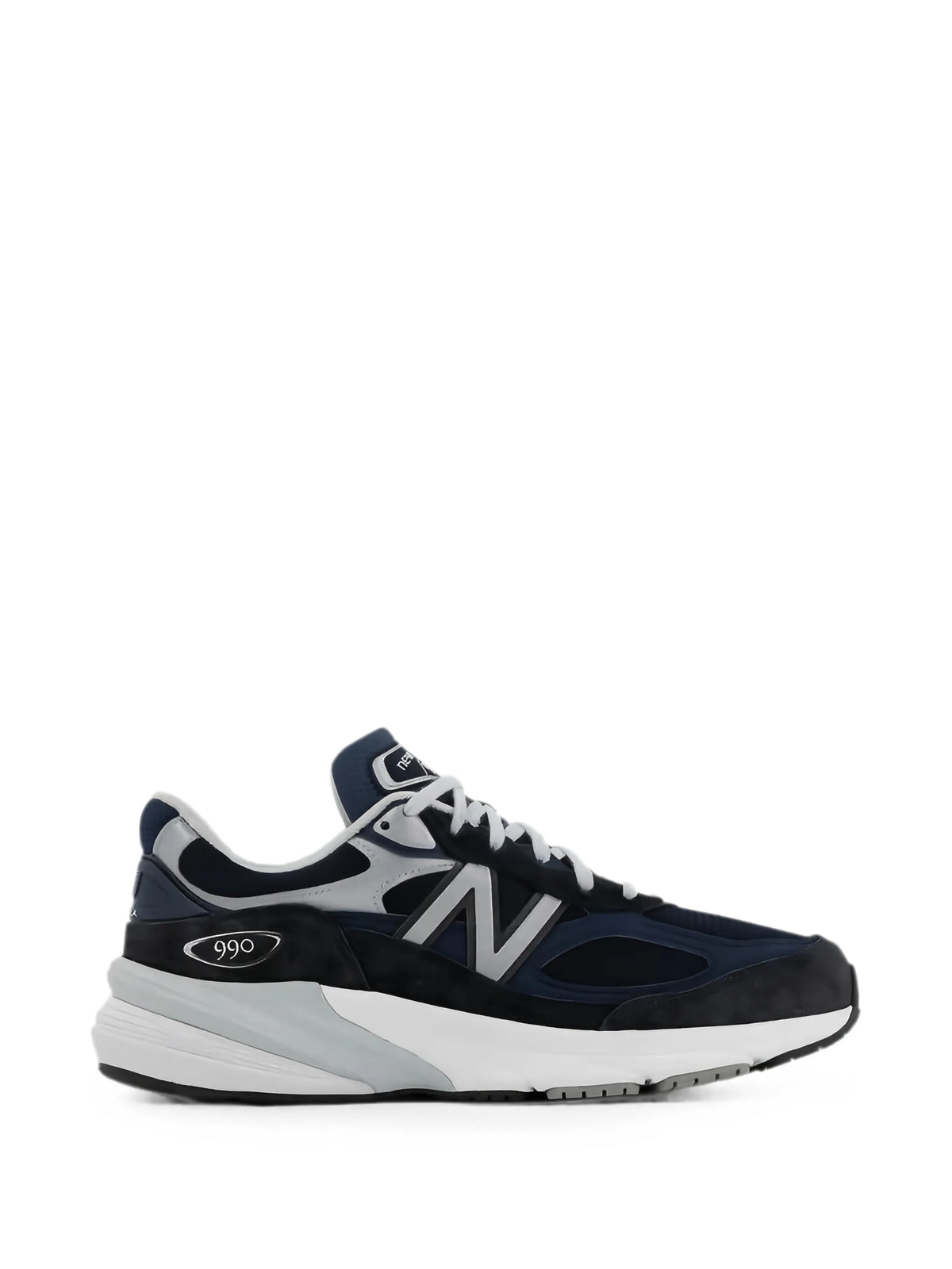 990v6 panelled sneakers