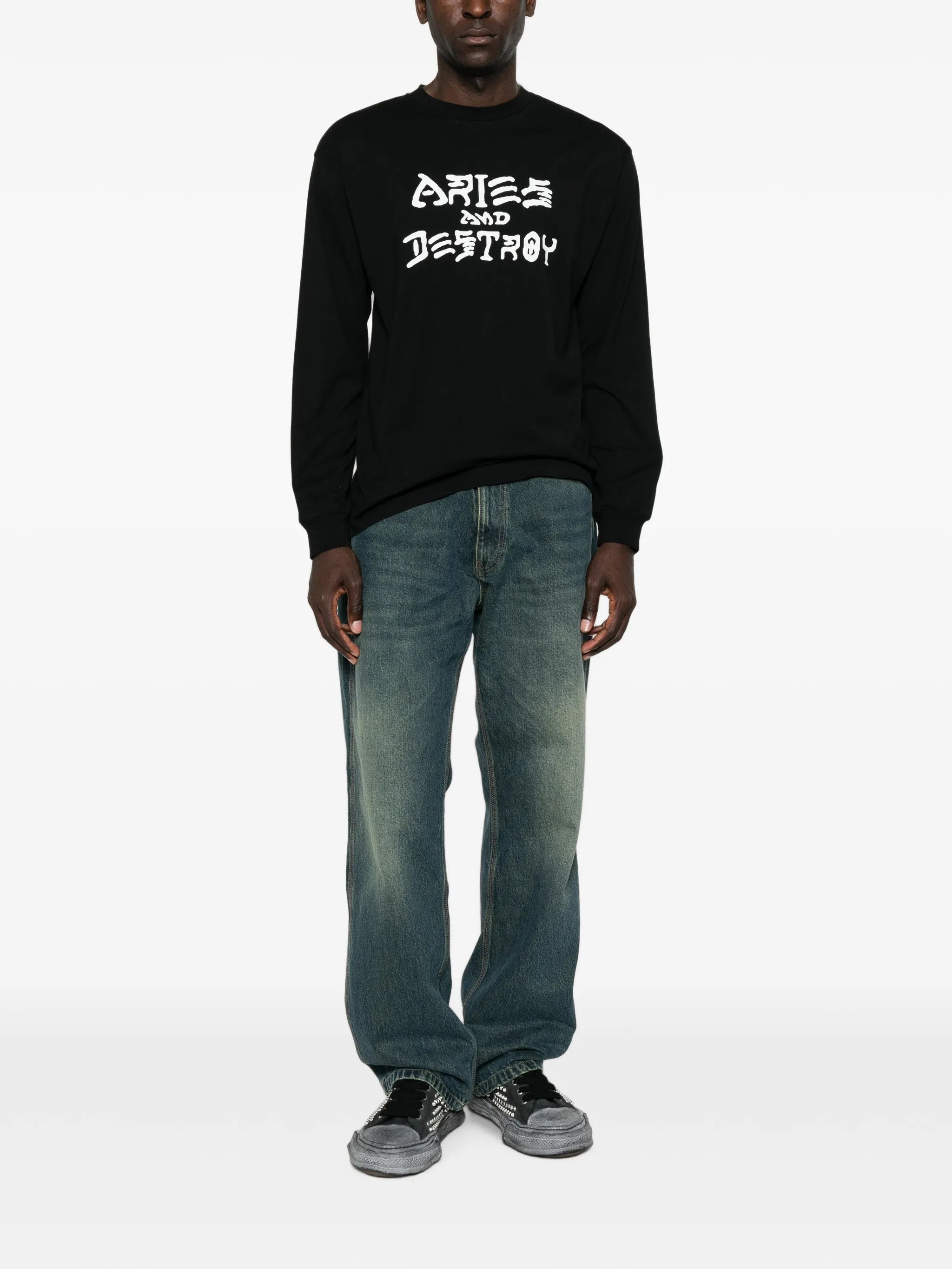long-sleeve slogan-print T-shirt