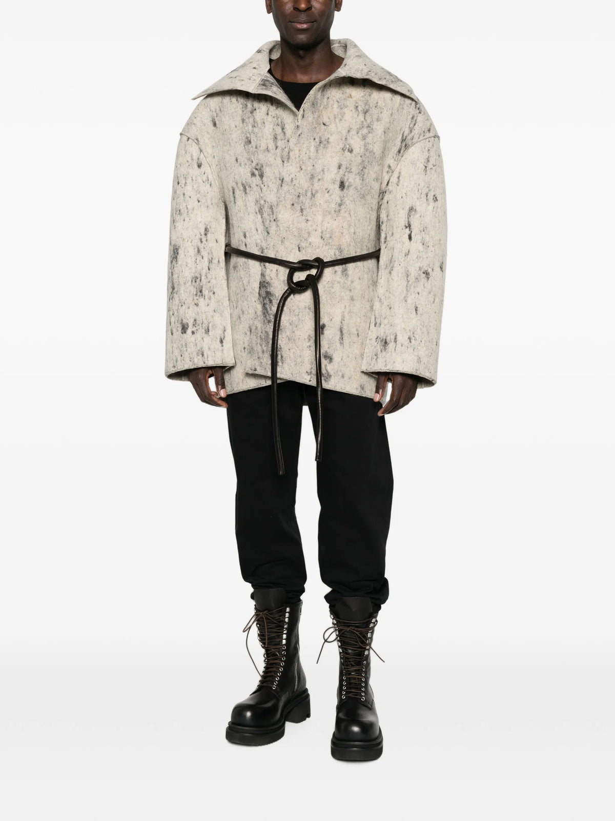 Dracucollar extreme-collar coat