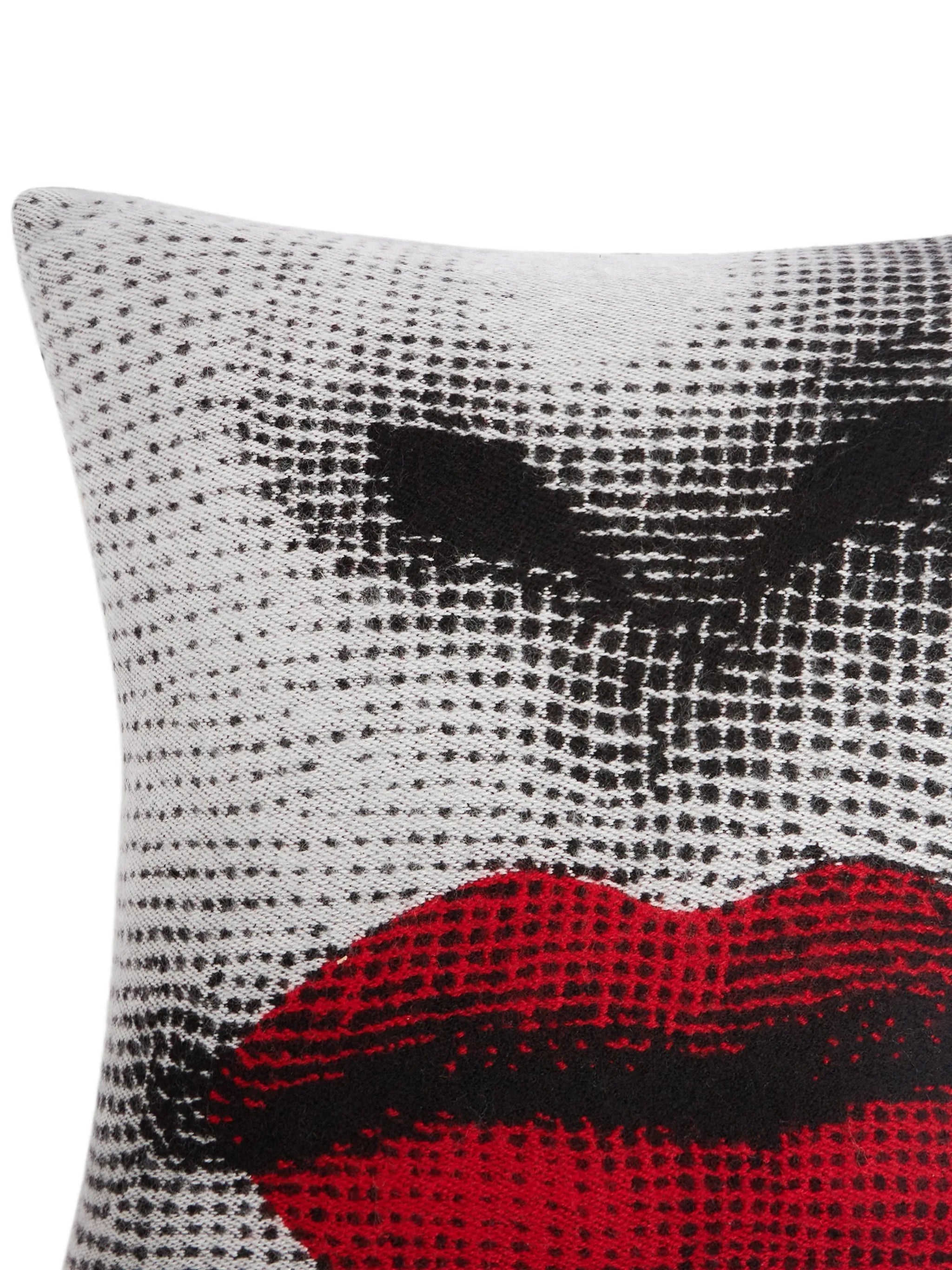 Kiss cushion