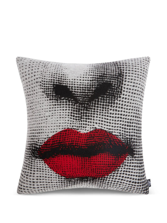 Kiss cushion