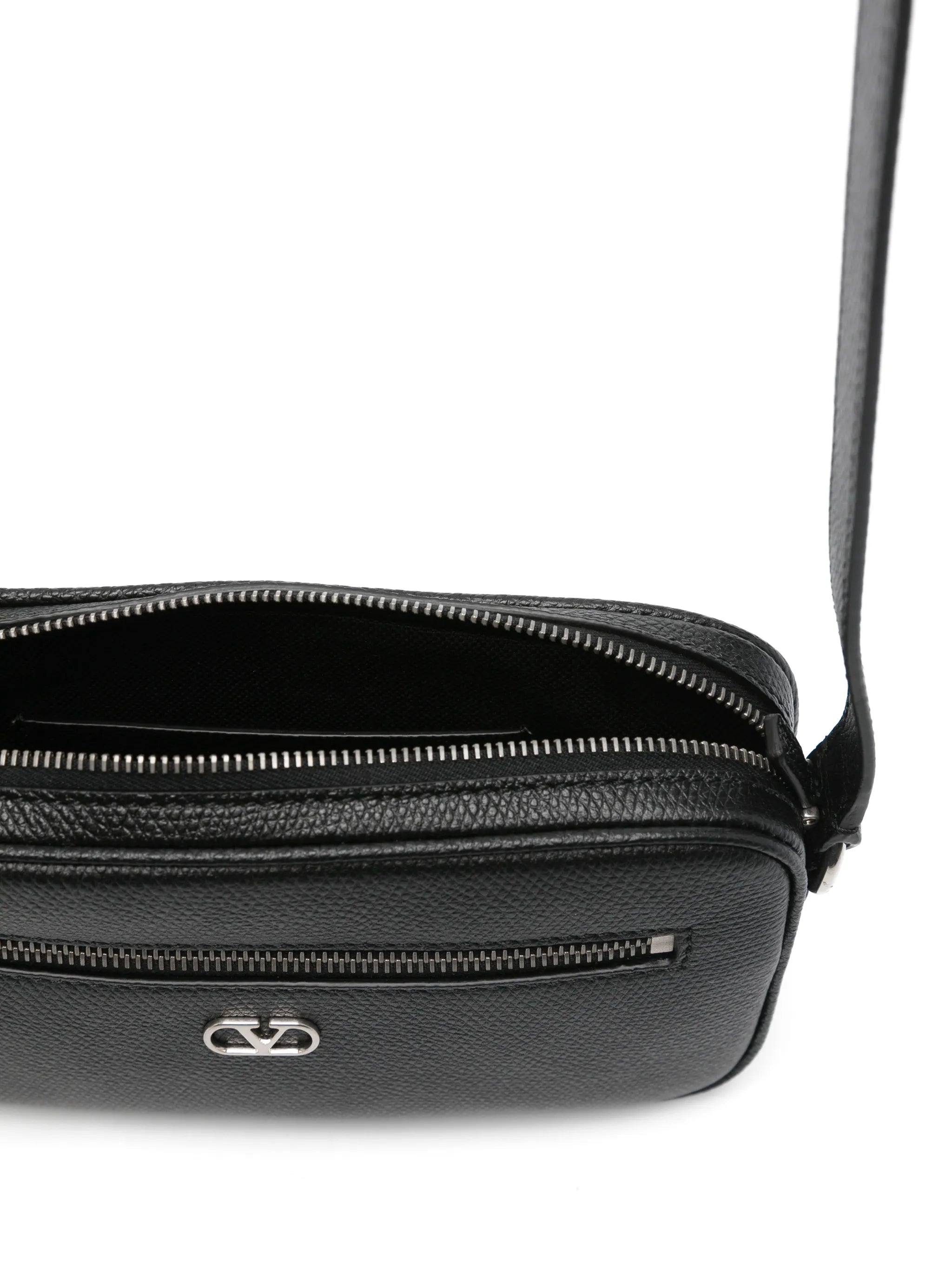 VLogo Signature leather shoulder bag