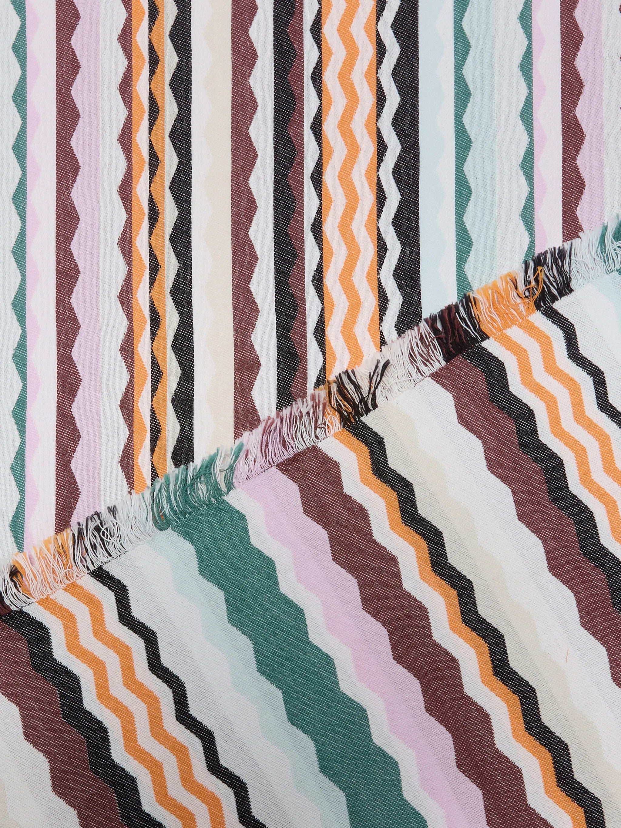 Aura zigzag-print towel