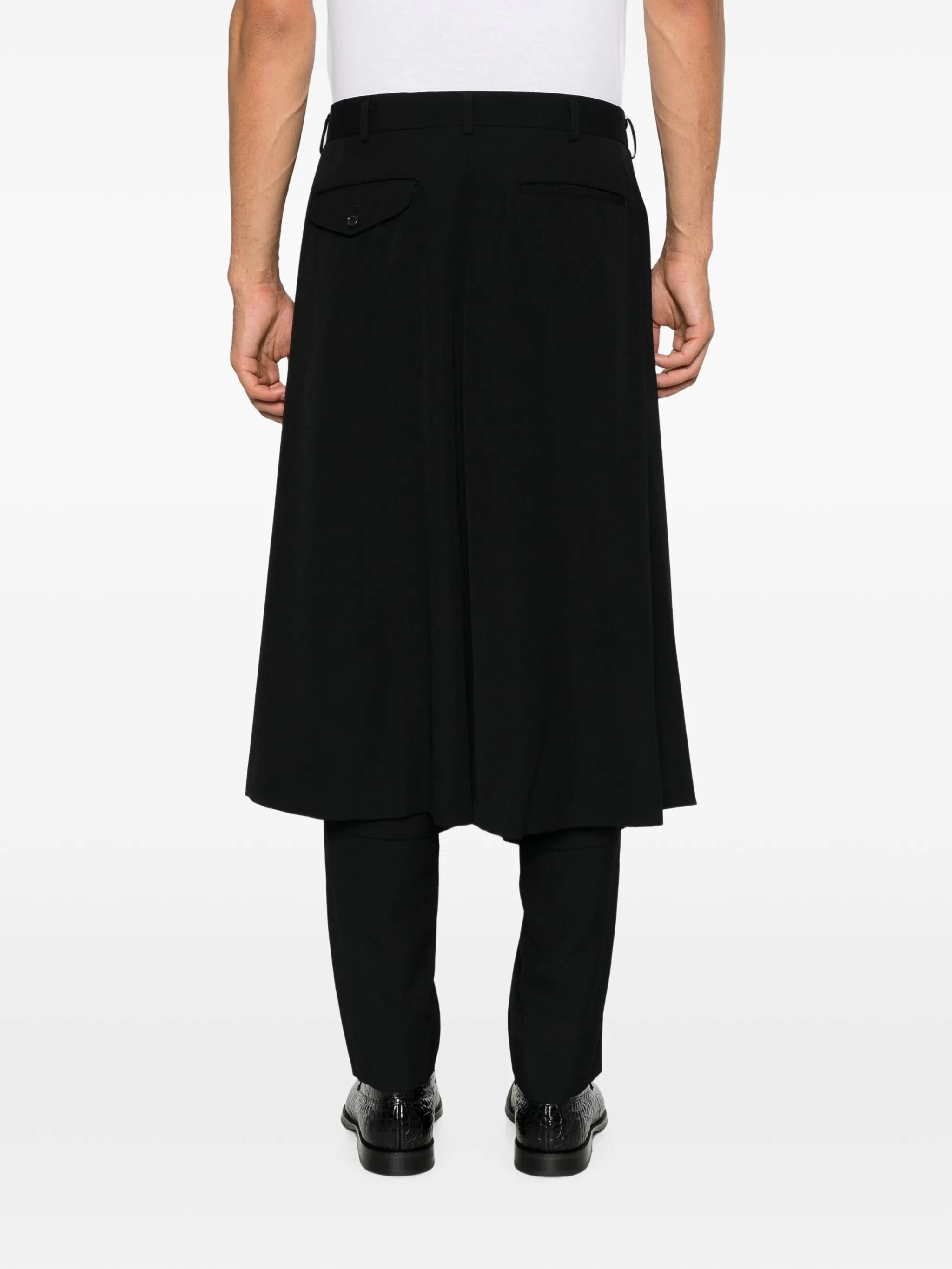 side-pockets trousers