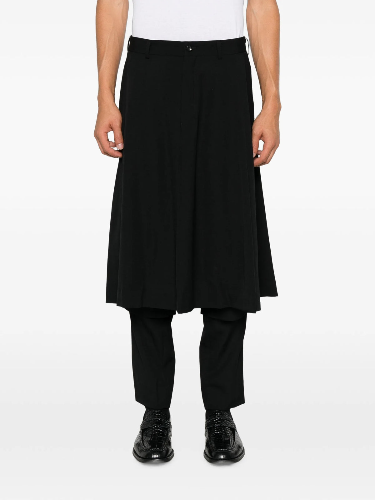 side-pockets trousers
