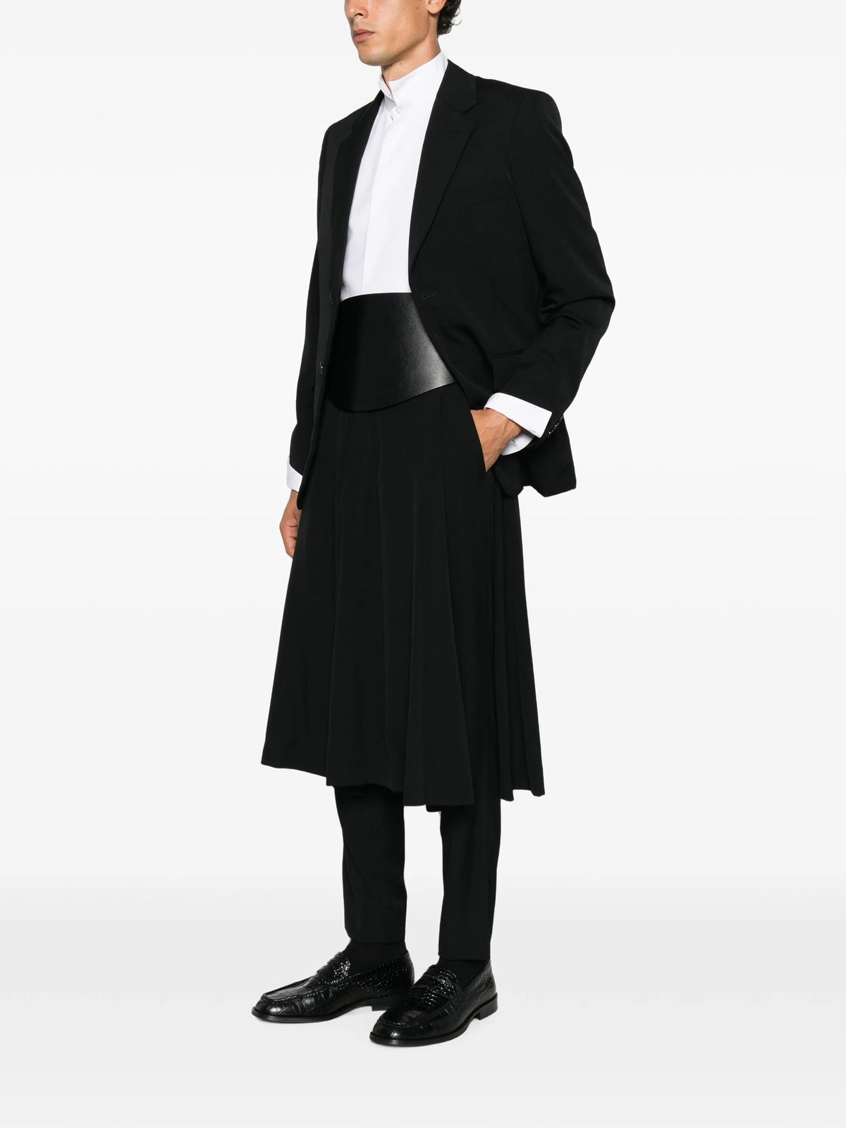 side-pockets trousers