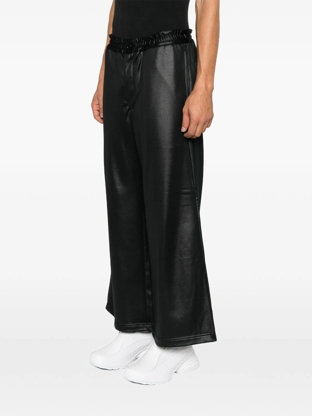 scoop-neck trousers