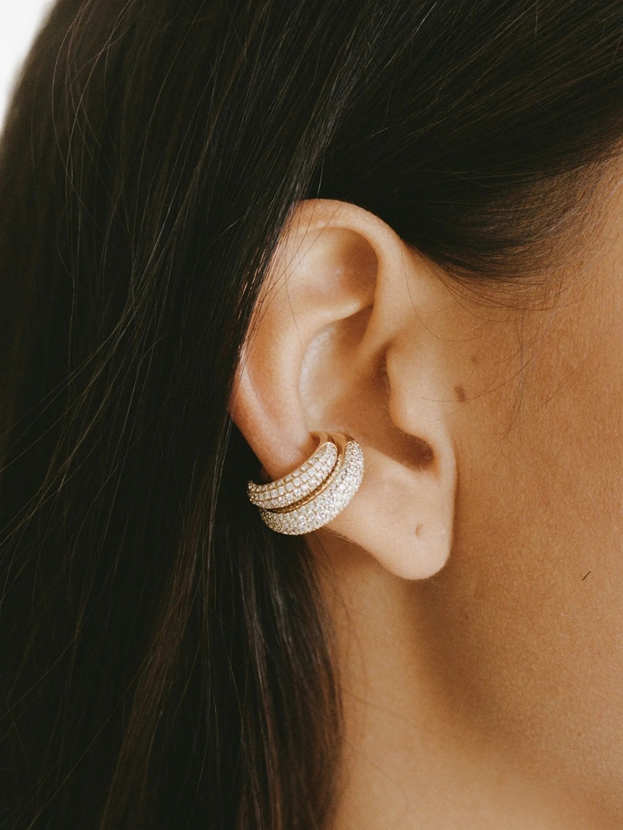 Polvorosa diamond ear cuff