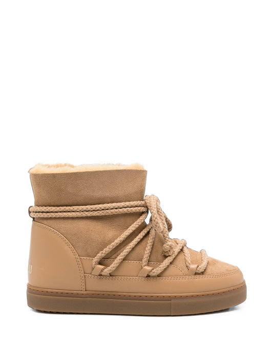 Classic lace-up suede boots