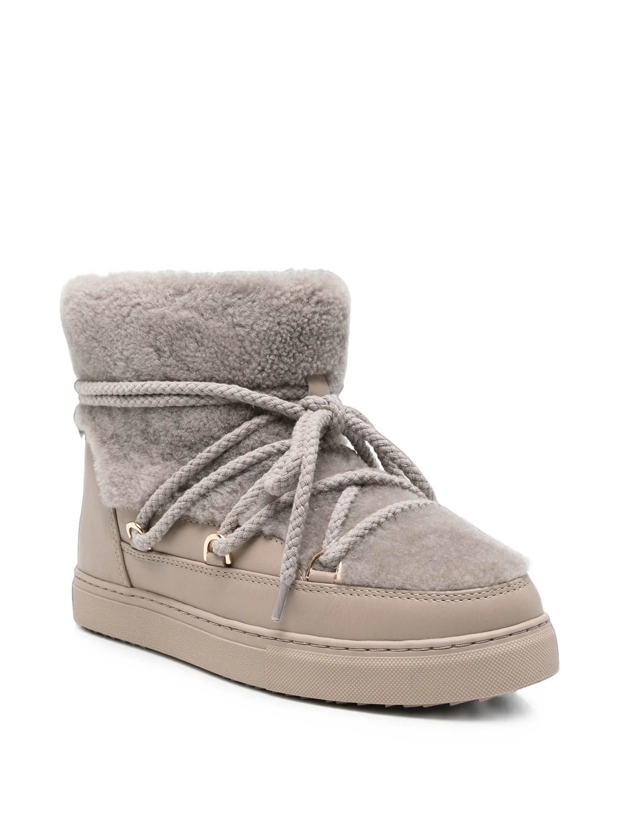 Curly boots