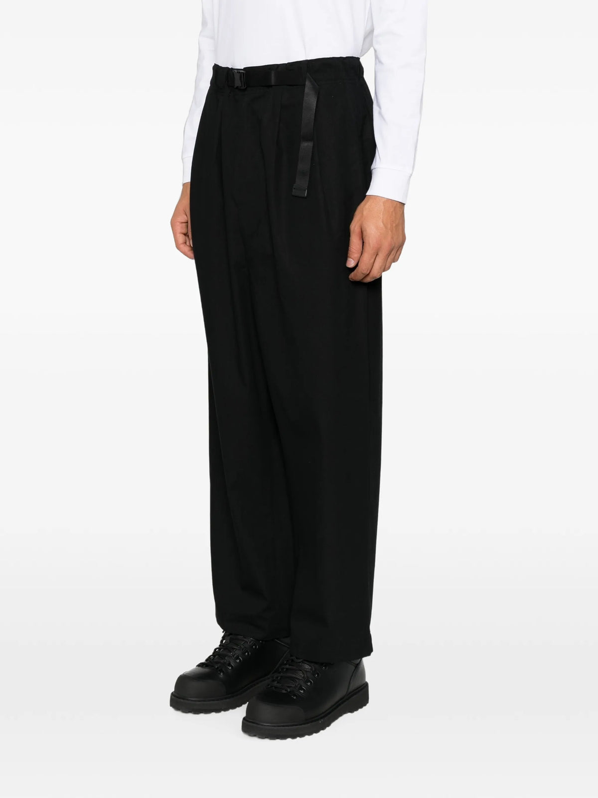 belted straight-leg trousers