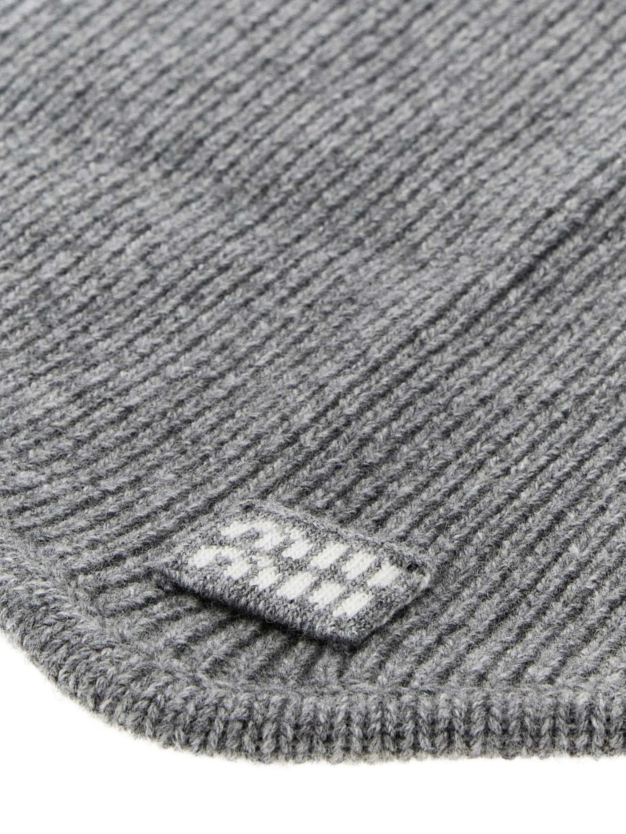 ribbed-knit logo-patch scarf