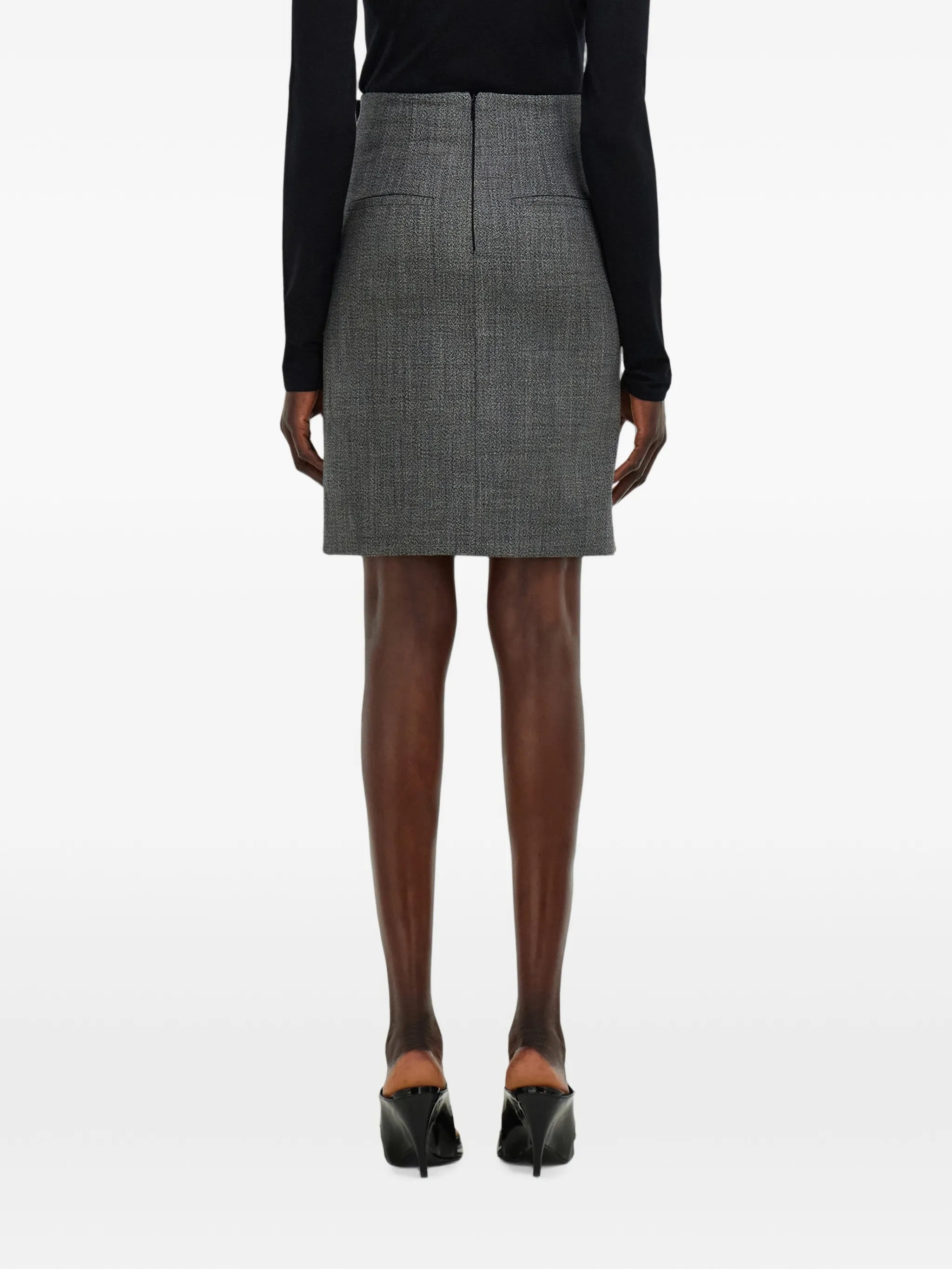straight-cut skirt with button detail