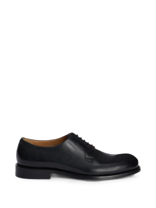 lace-up shoes