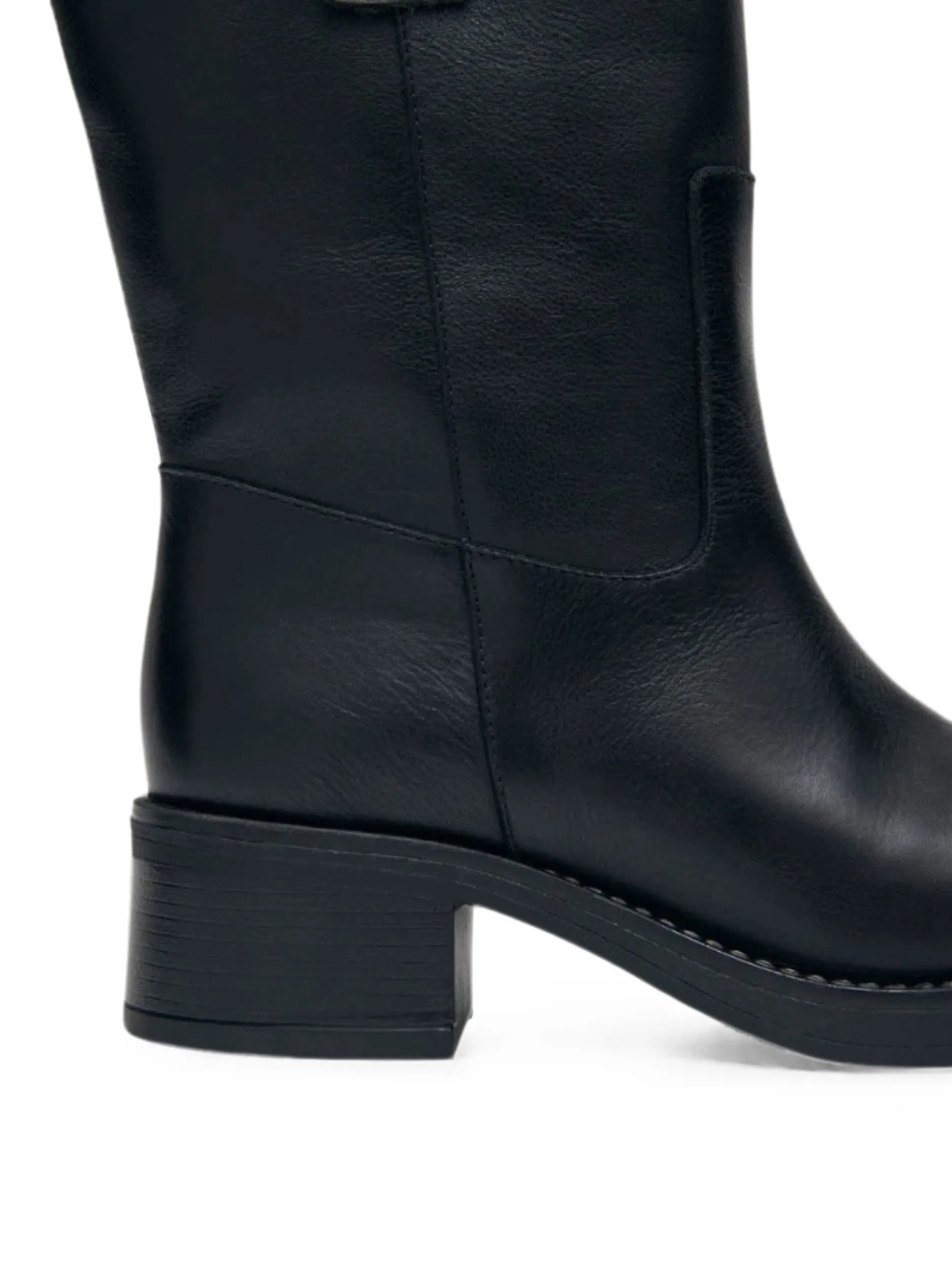 leather pull-on boots