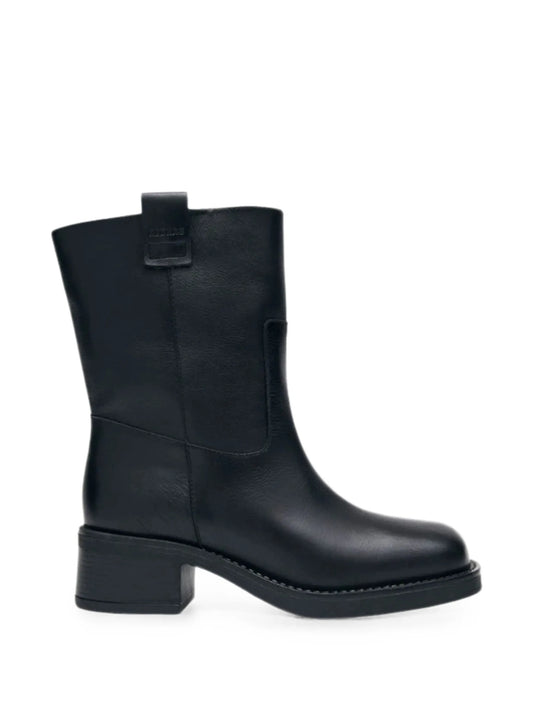 leather pull-on boots