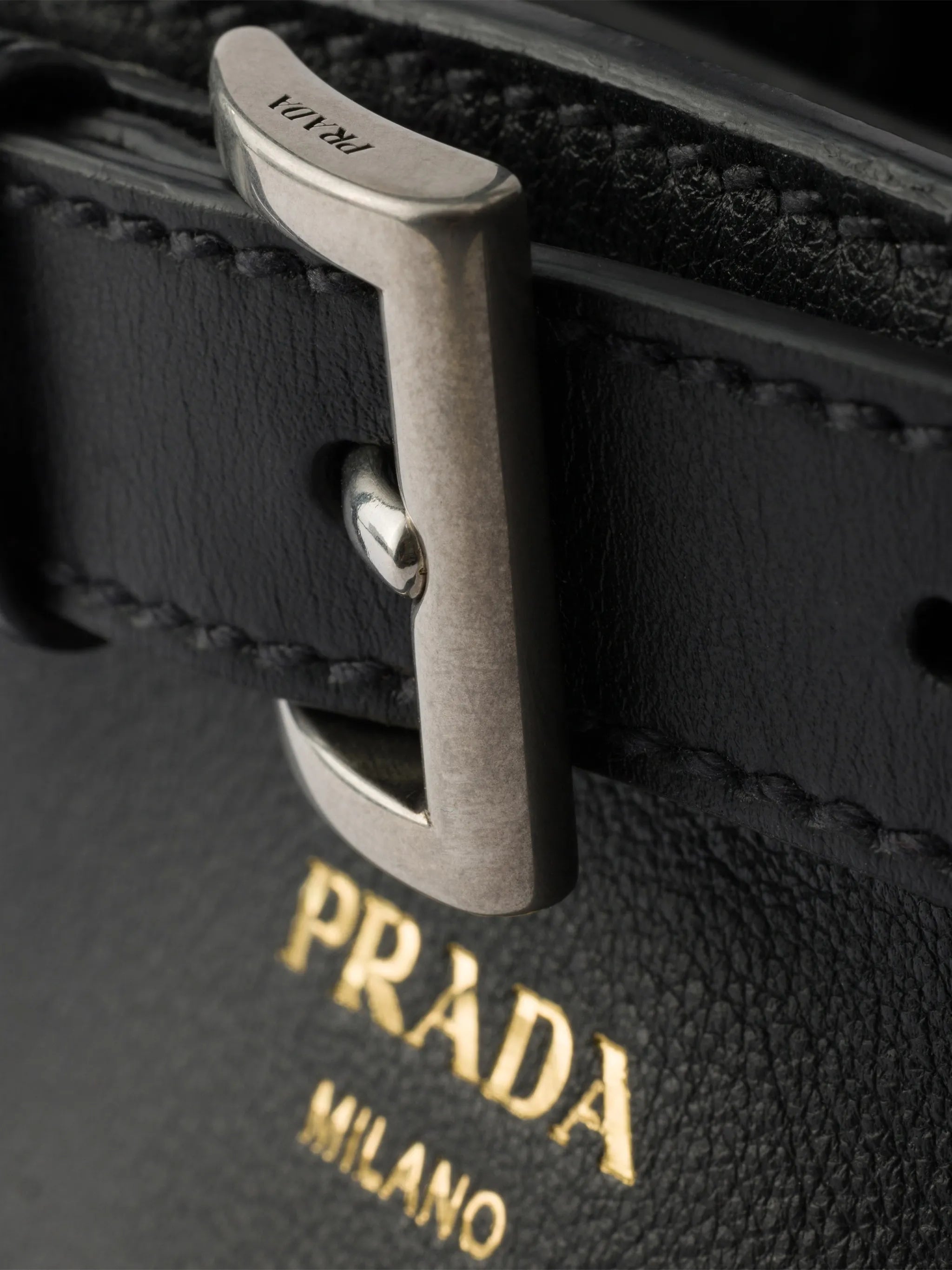 small buckle-detail leather shoulder bag