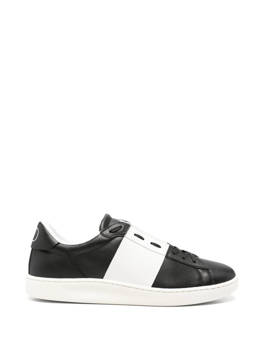 Open VLogo round-toe sneakers