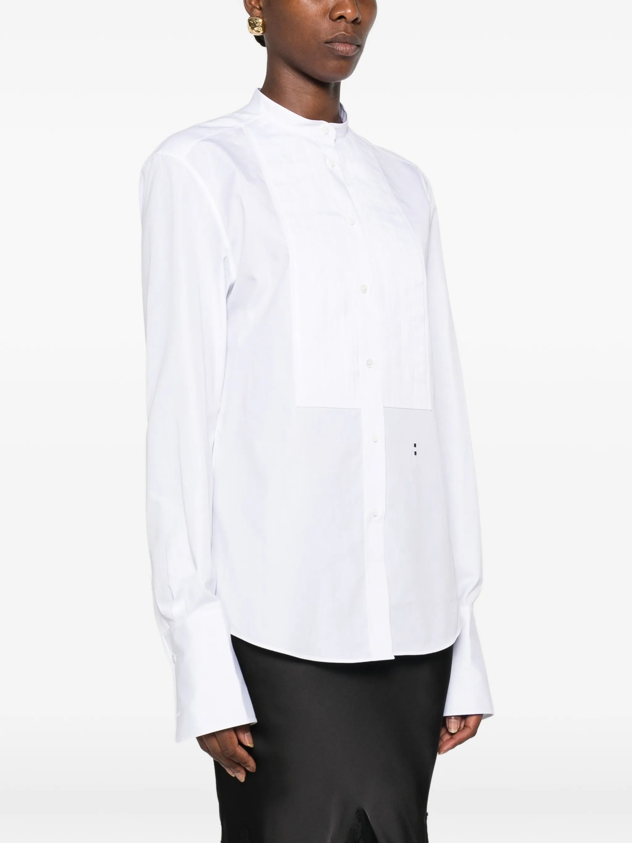 long-sleeve buttoned shirt