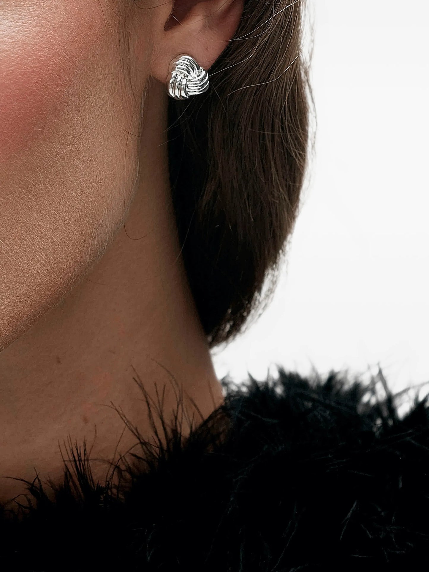Vali knot earrings