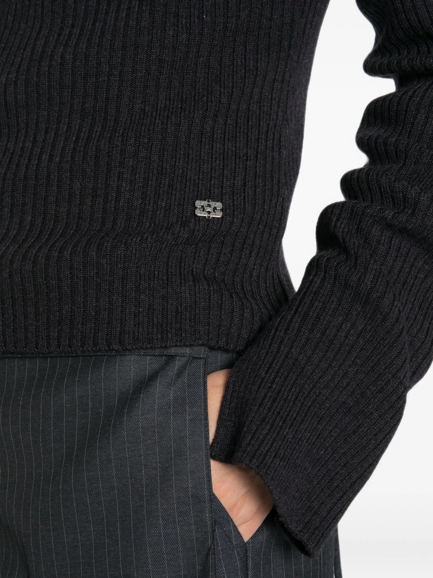 ribbed-knit roll-neck sweater