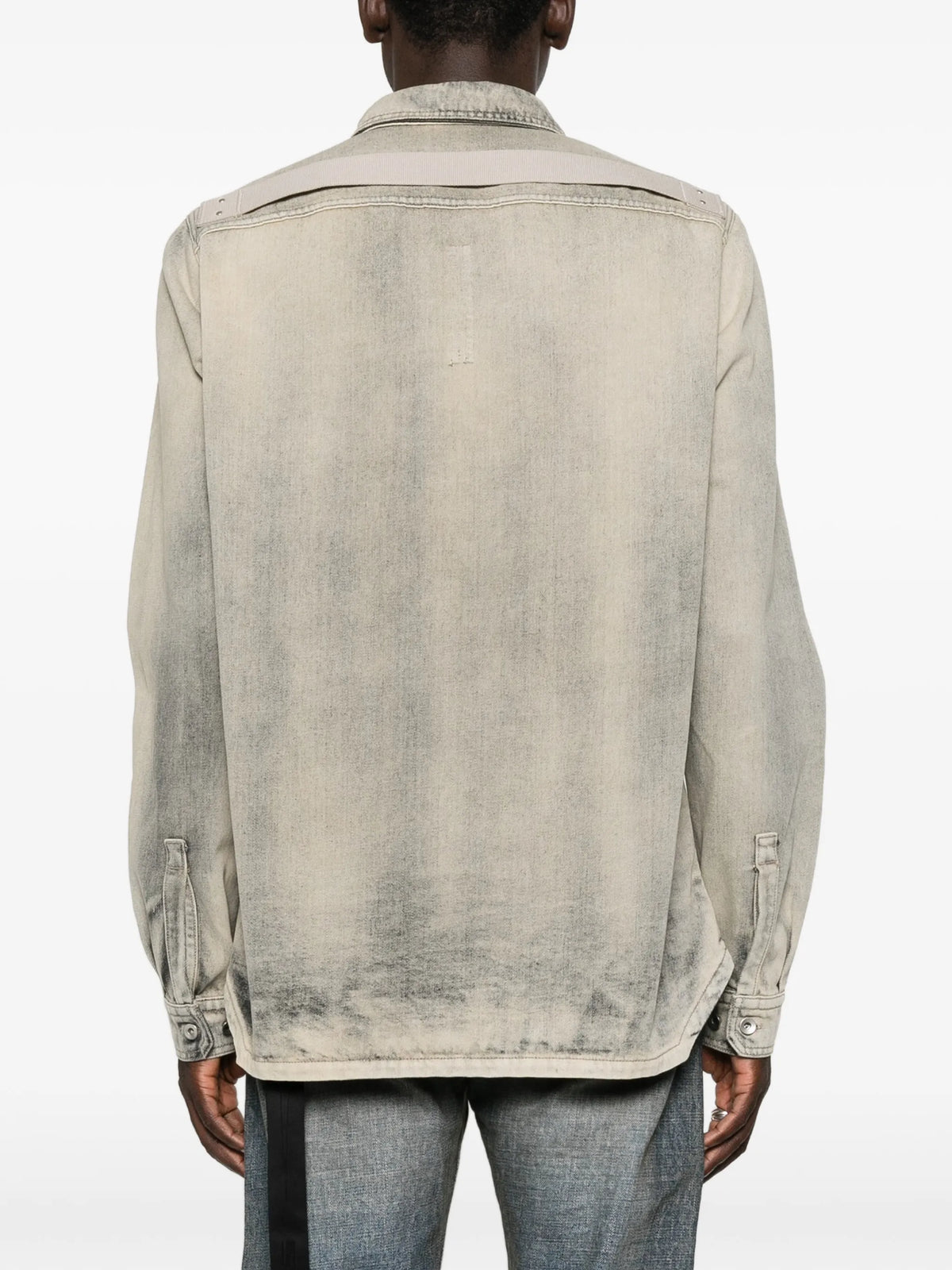 long-sleeve buttoned overshirt