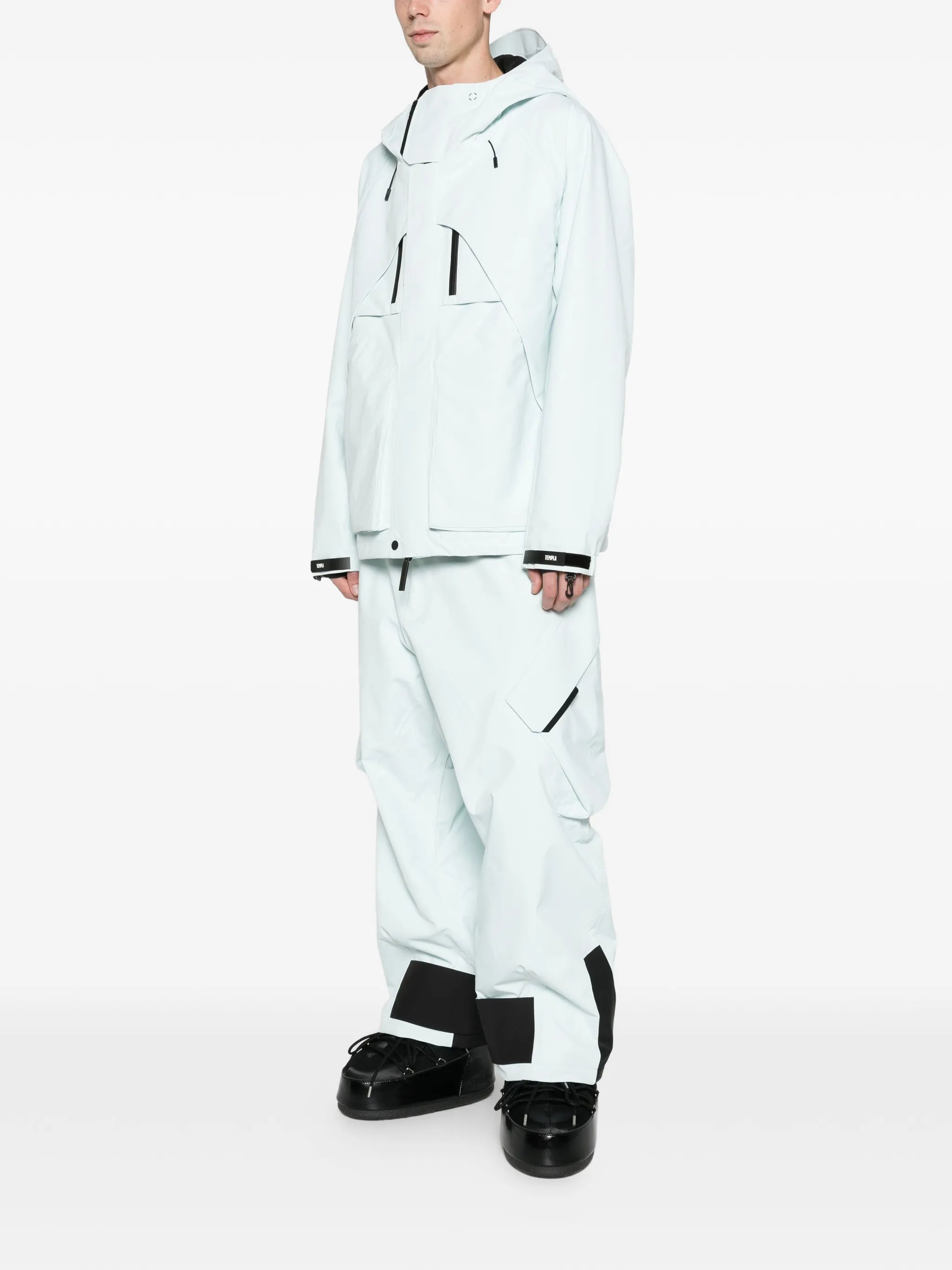 Spectral shell jacket frost