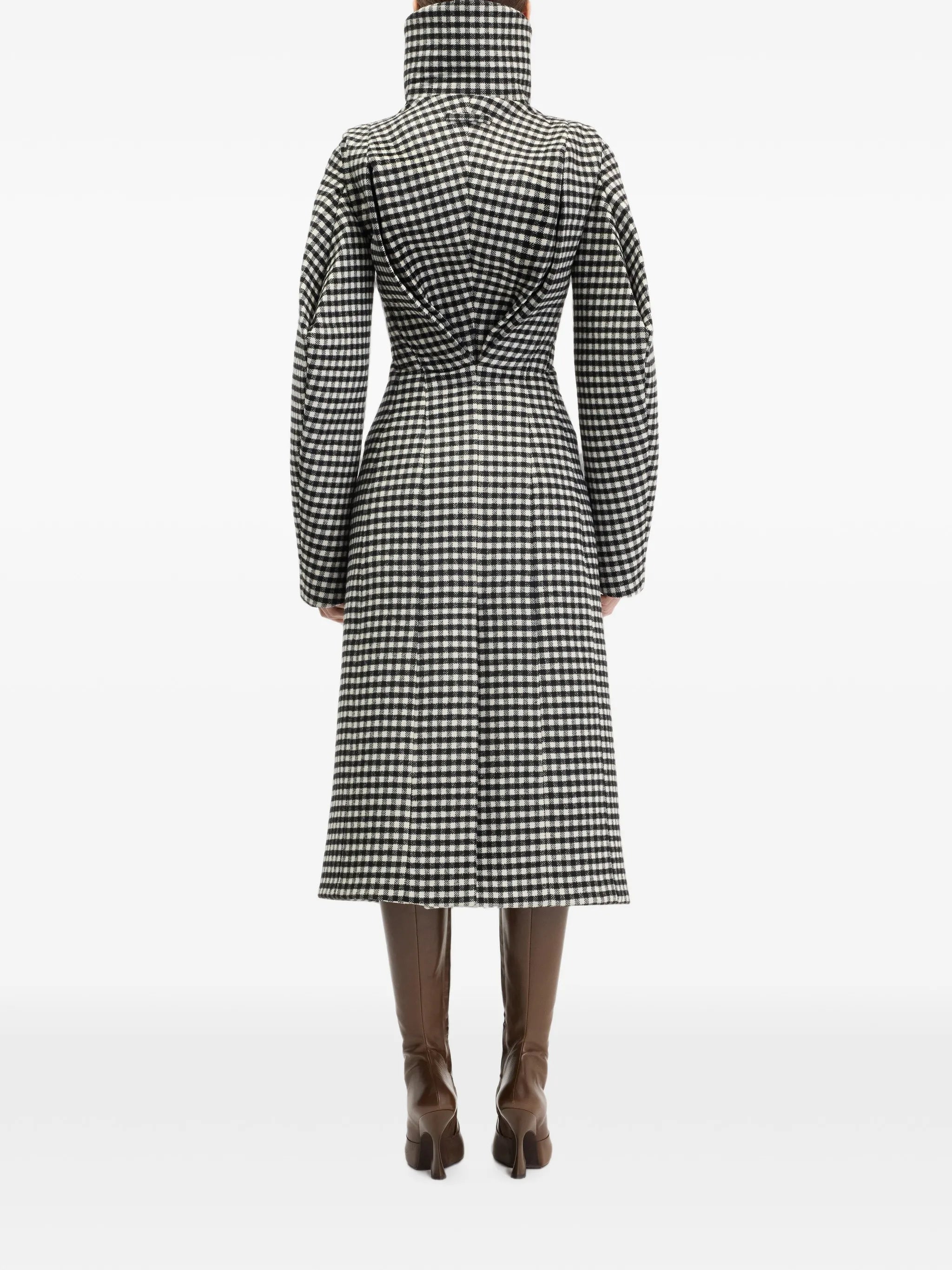The pleated coat