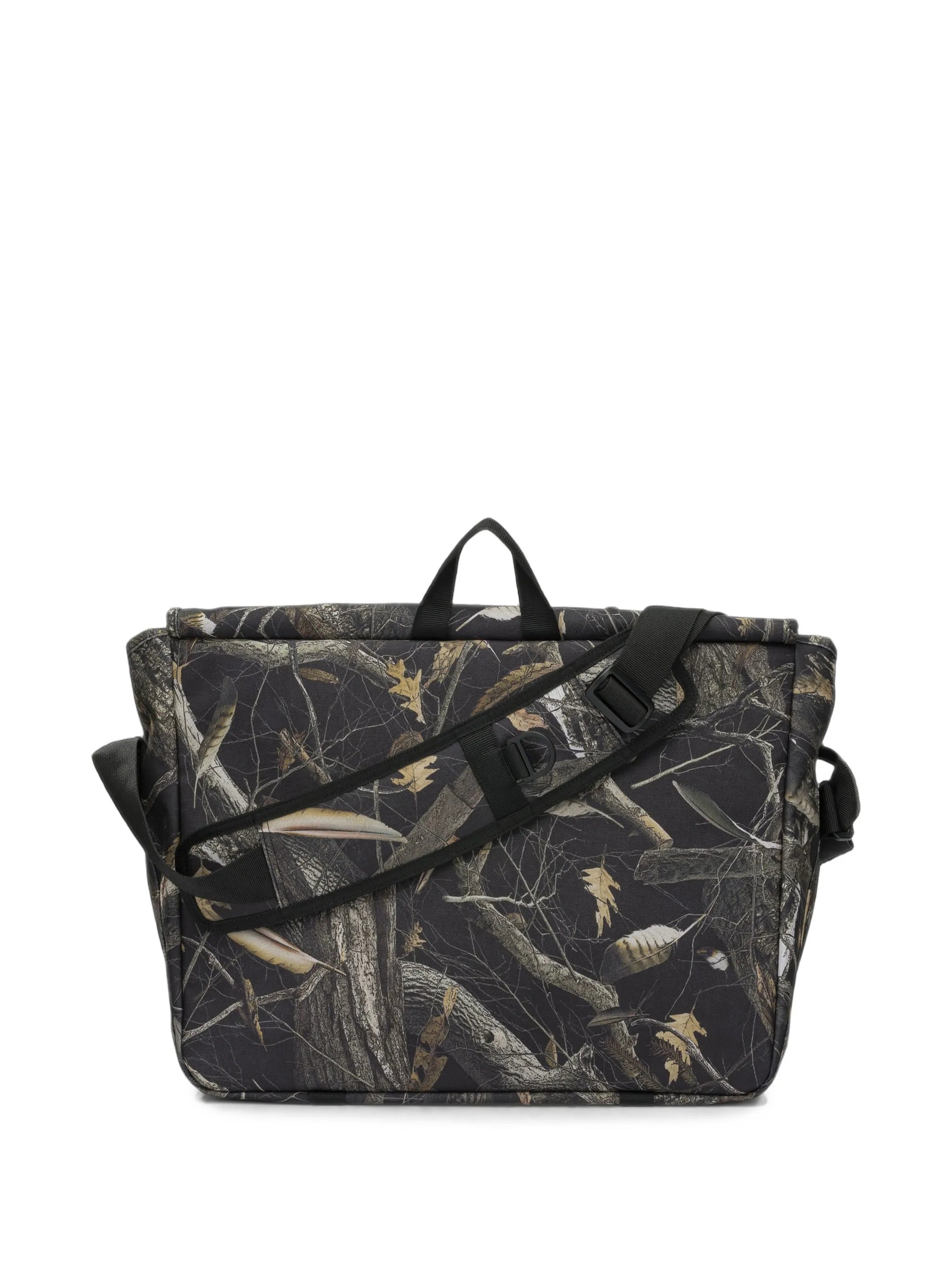 camouflage-print buckle-fastening shoulder bag