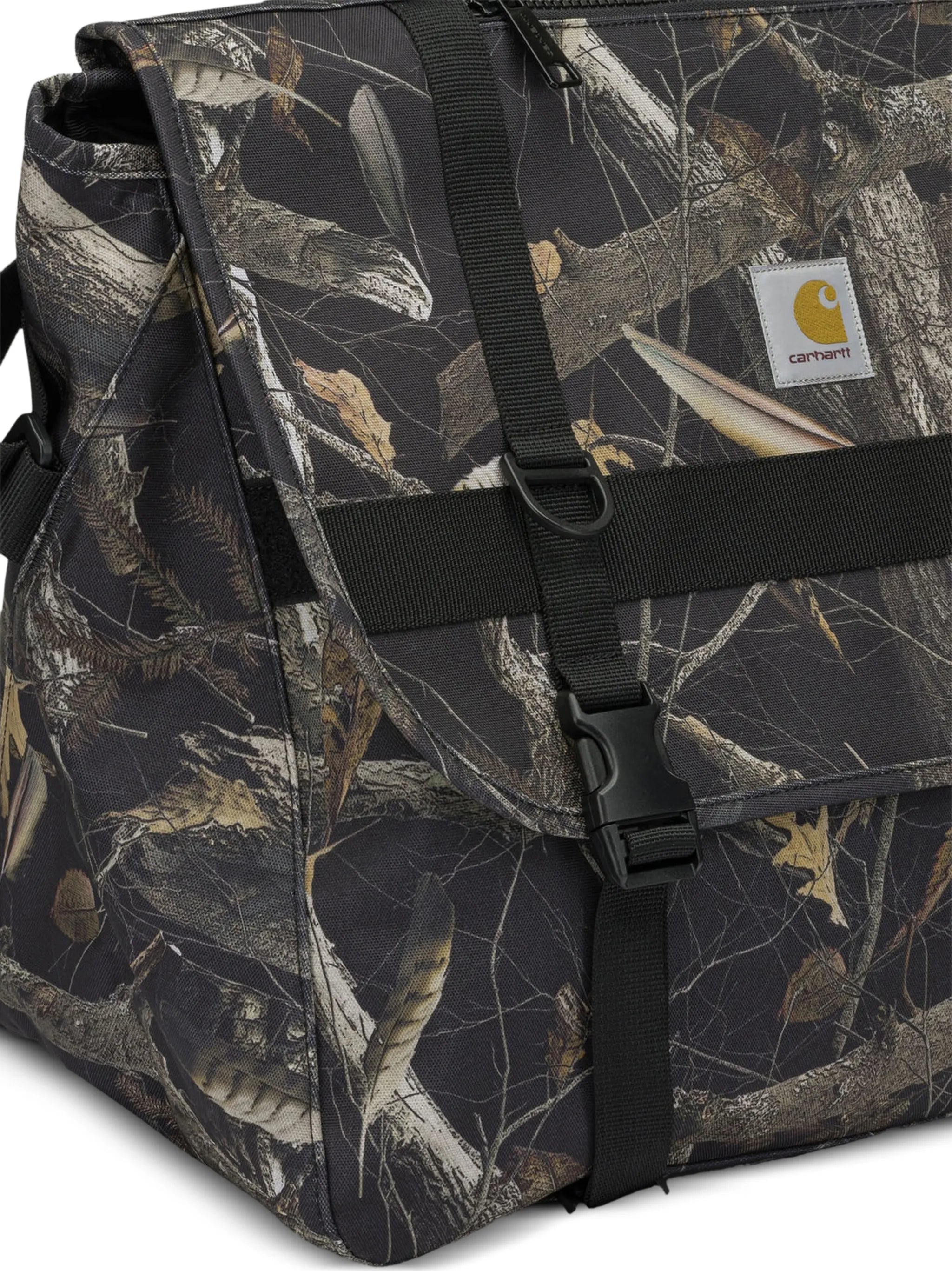 camouflage-print buckle-fastening shoulder bag
