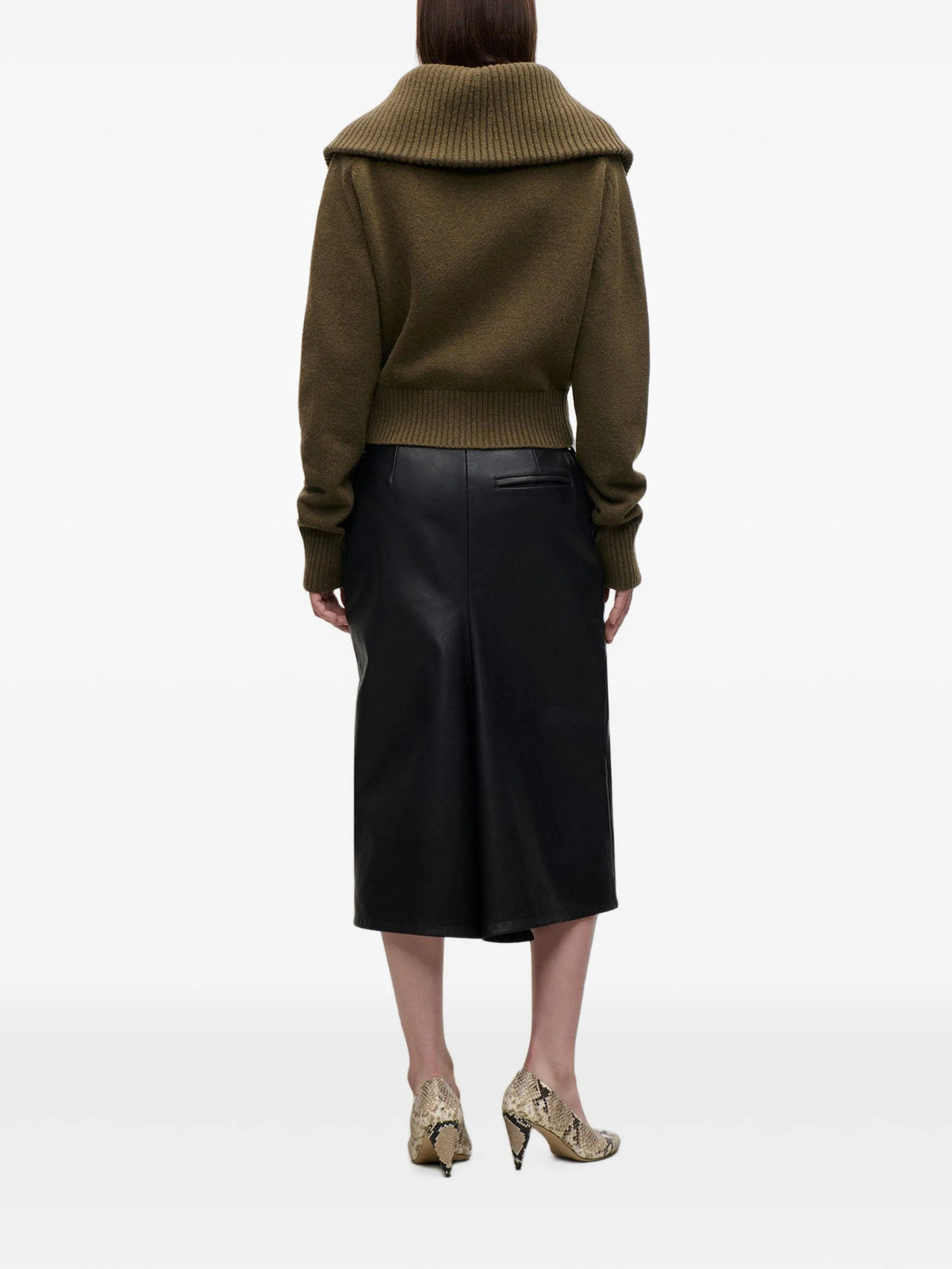 wide-collar zip-up cardigan